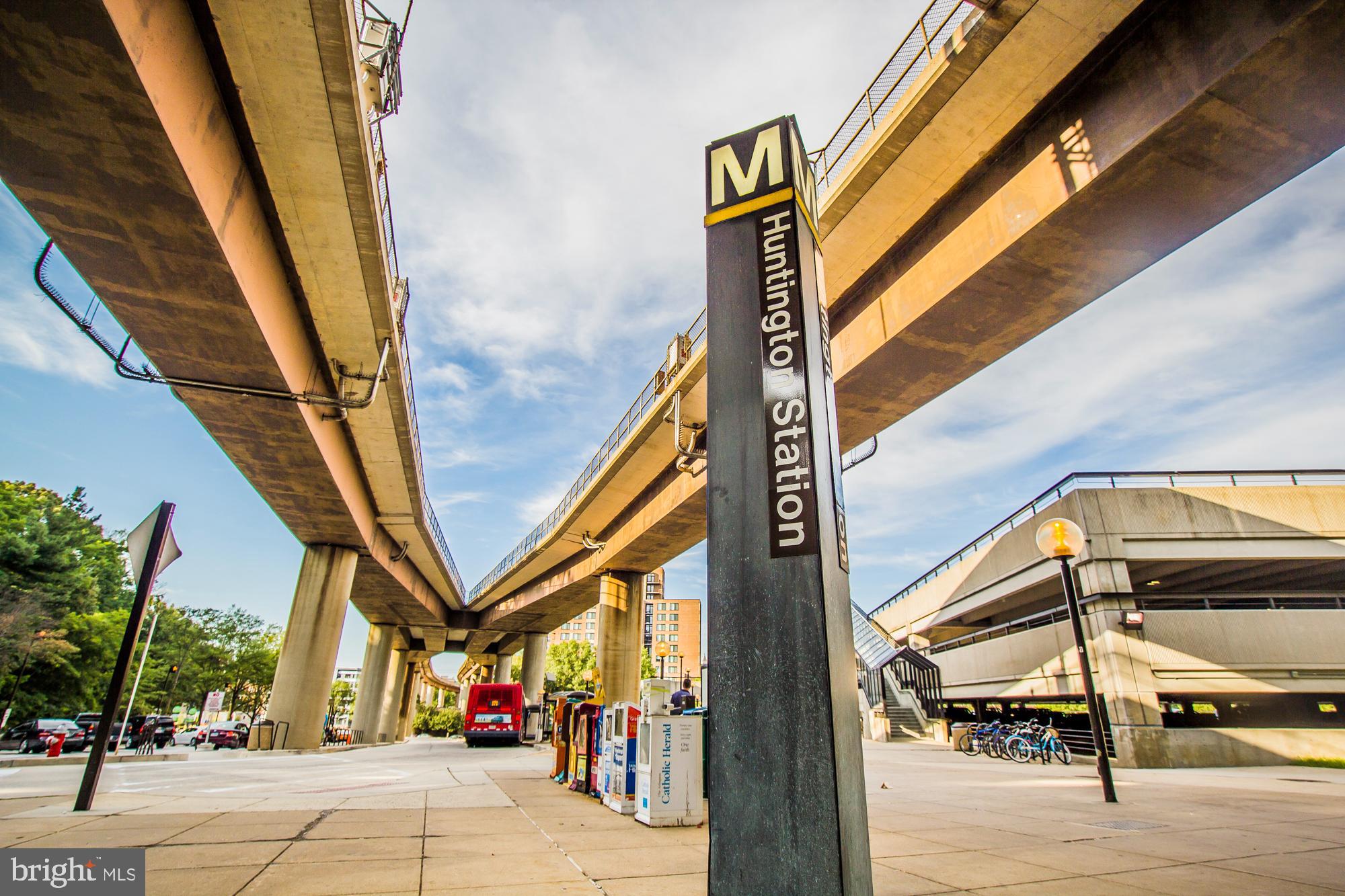 HUNTINGTON CLUB - Residential