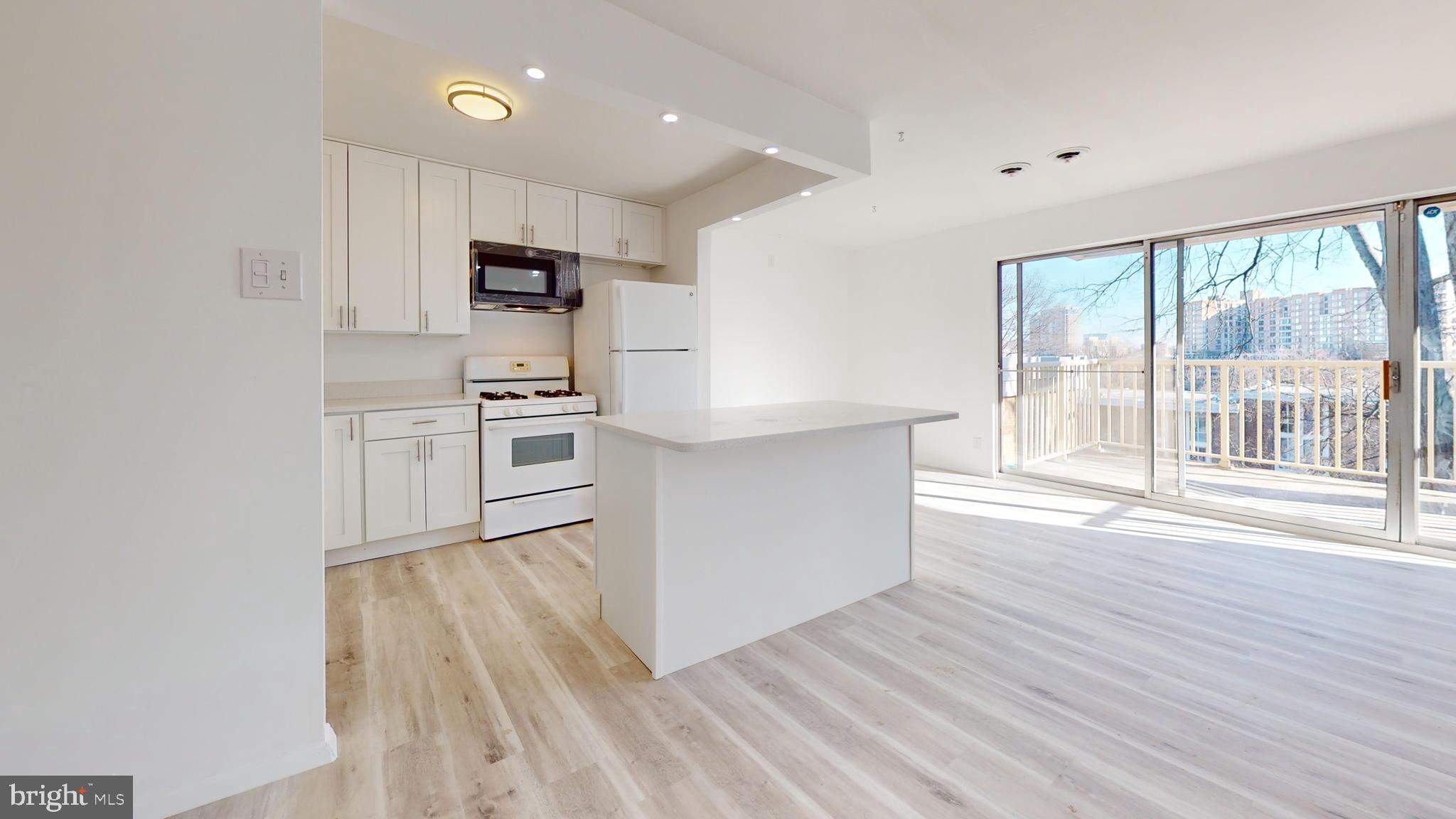 HUNTINGTON CLUB - Residential