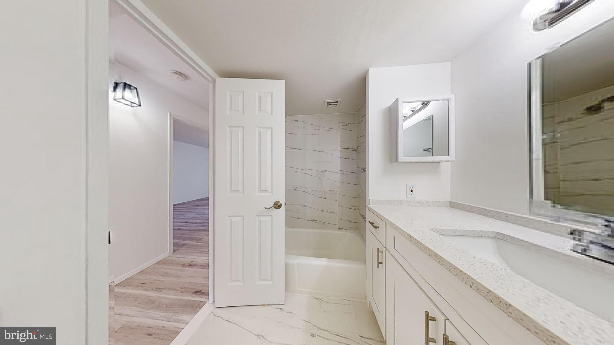 HUNTINGTON CLUB - Residential