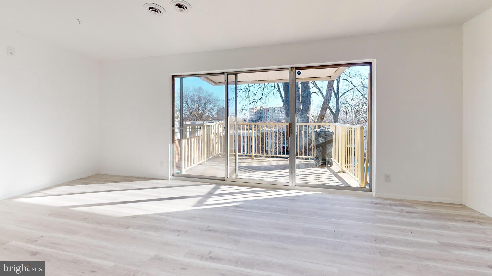 HUNTINGTON CLUB - Residential