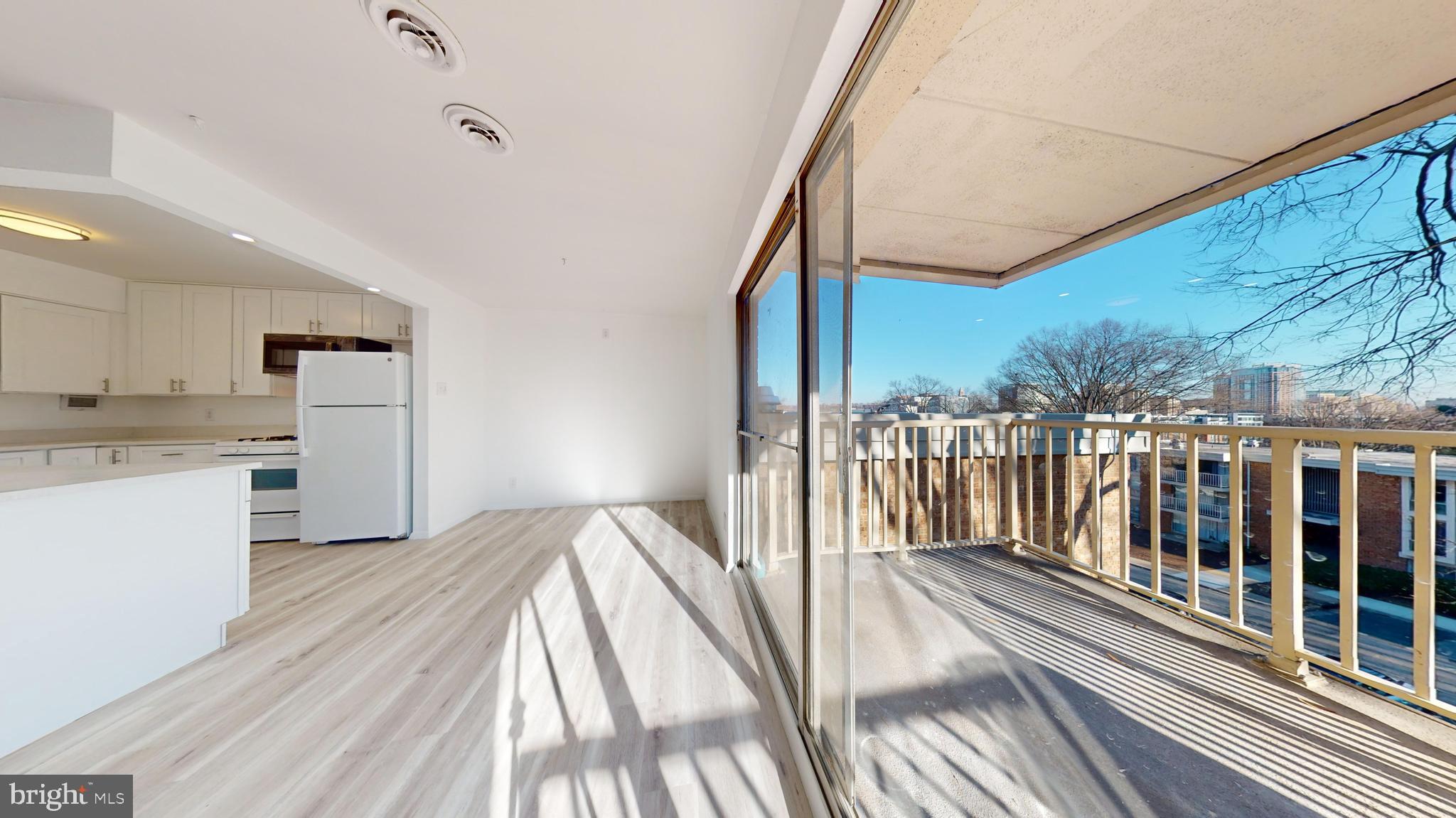 HUNTINGTON CLUB - Residential