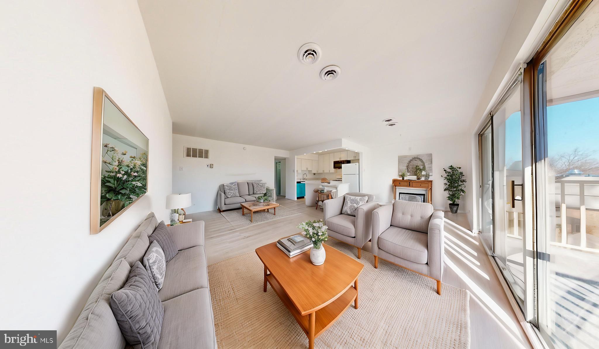 HUNTINGTON CLUB - Residential