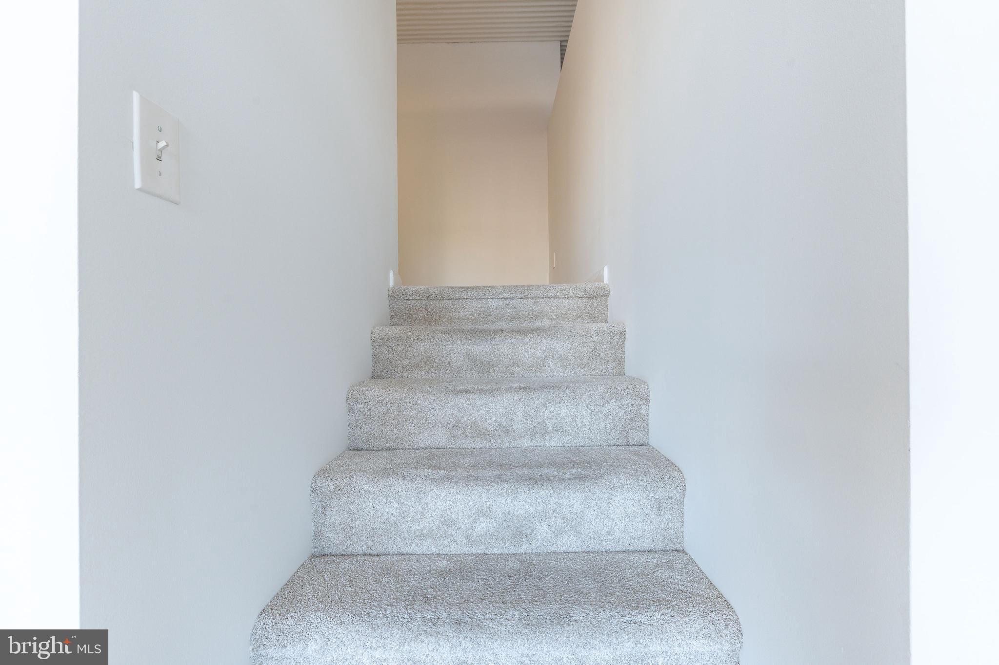 LOGAN SQUARE - Residential