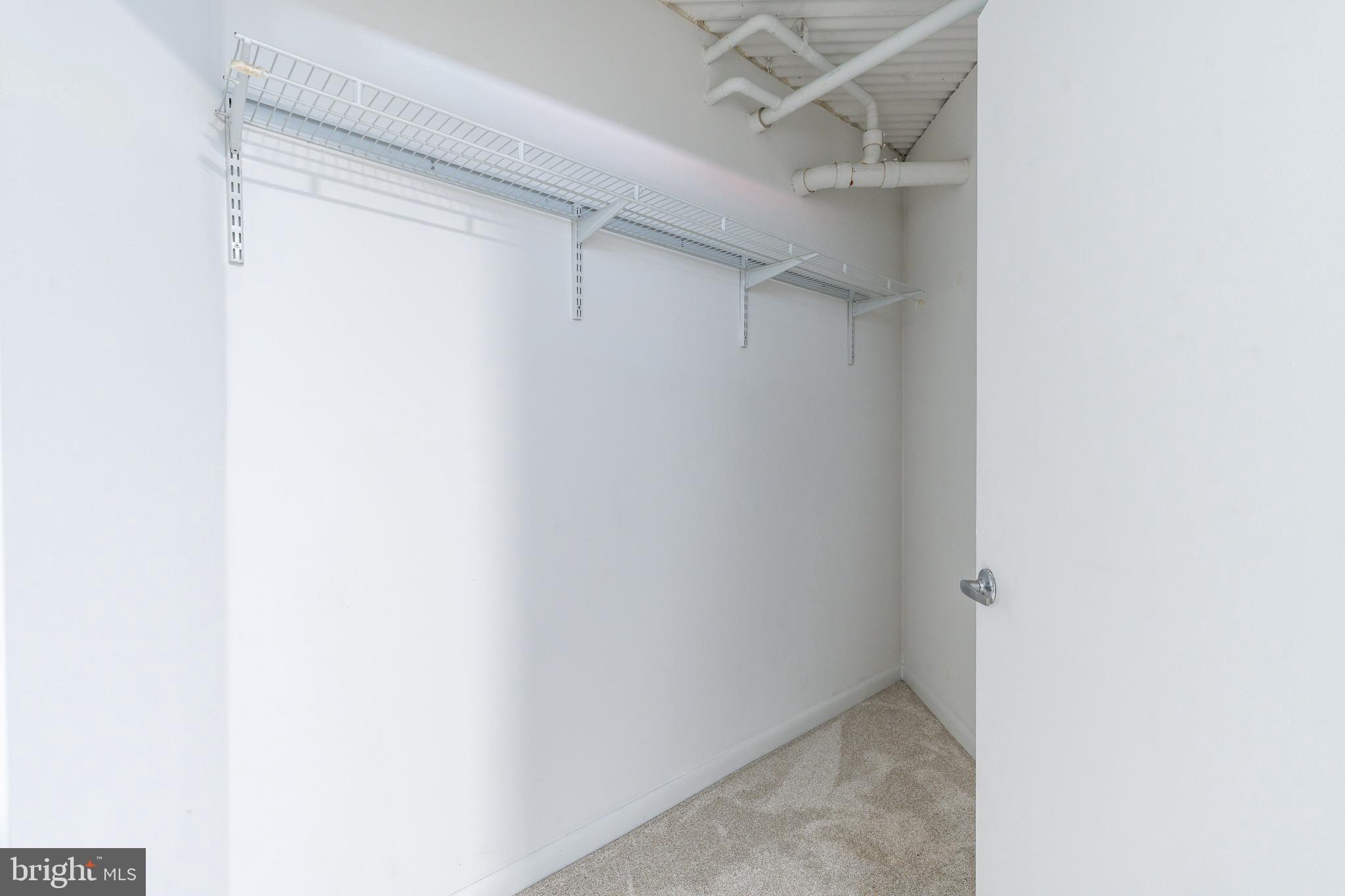 LOGAN SQUARE - Residential