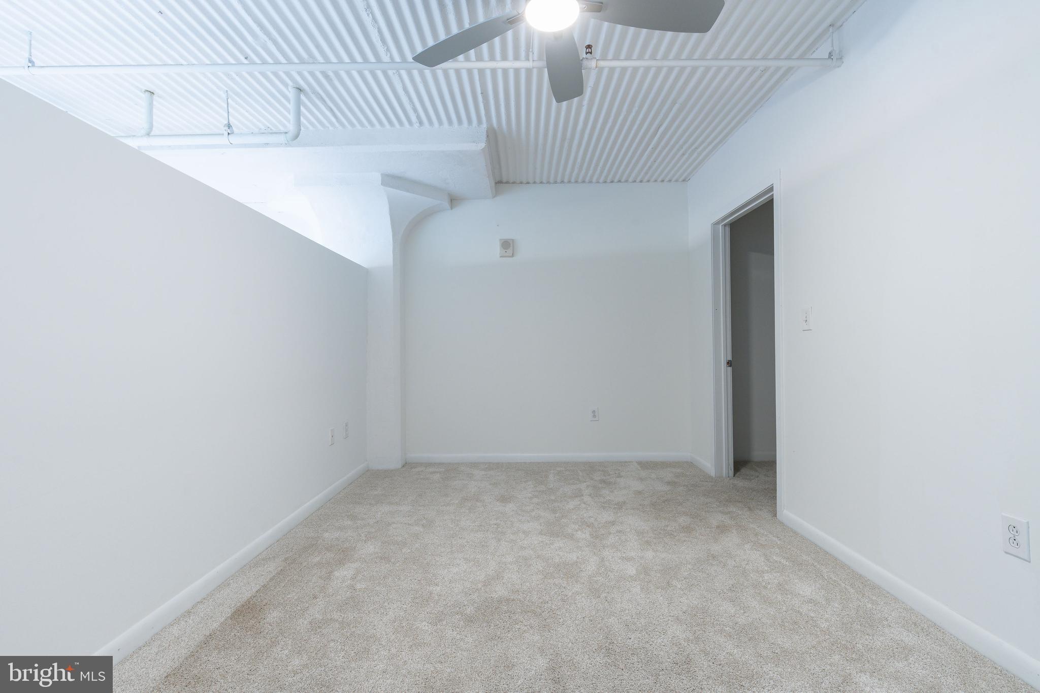 LOGAN SQUARE - Residential