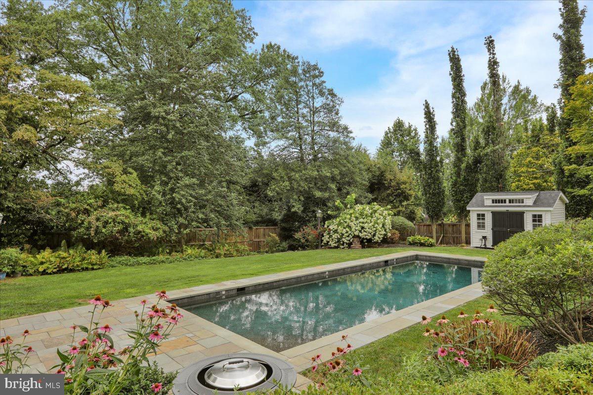 SCHOOL LANE HILLS - Residential