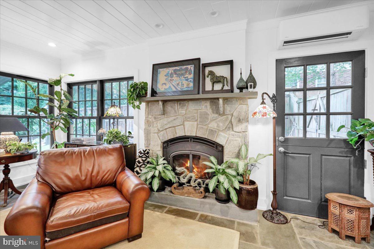 SCHOOL LANE HILLS - Residential