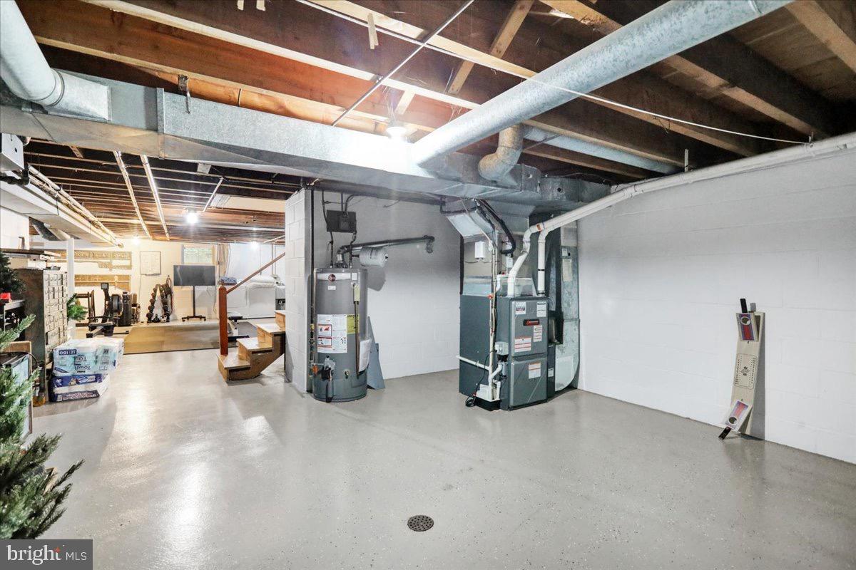 SCHOOL LANE HILLS - Residential