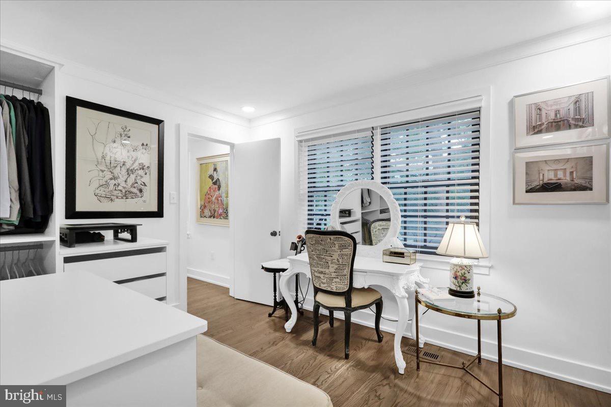 SCHOOL LANE HILLS - Residential