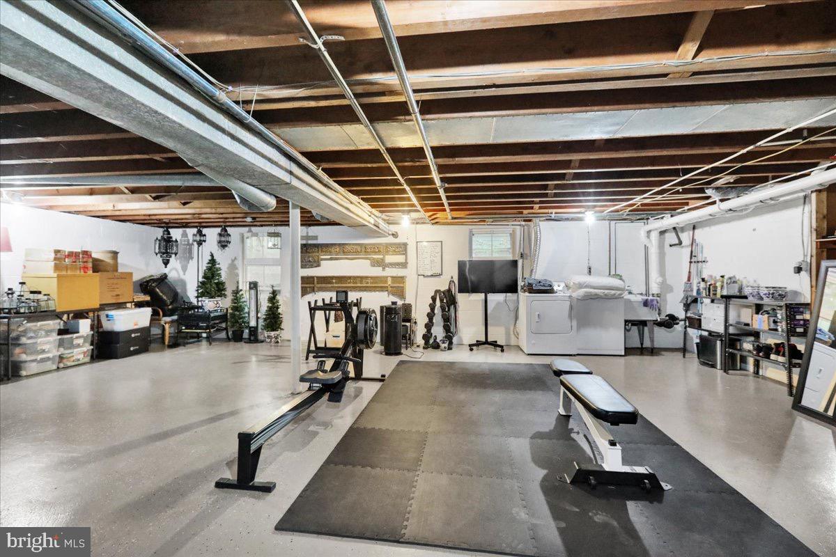 SCHOOL LANE HILLS - Residential