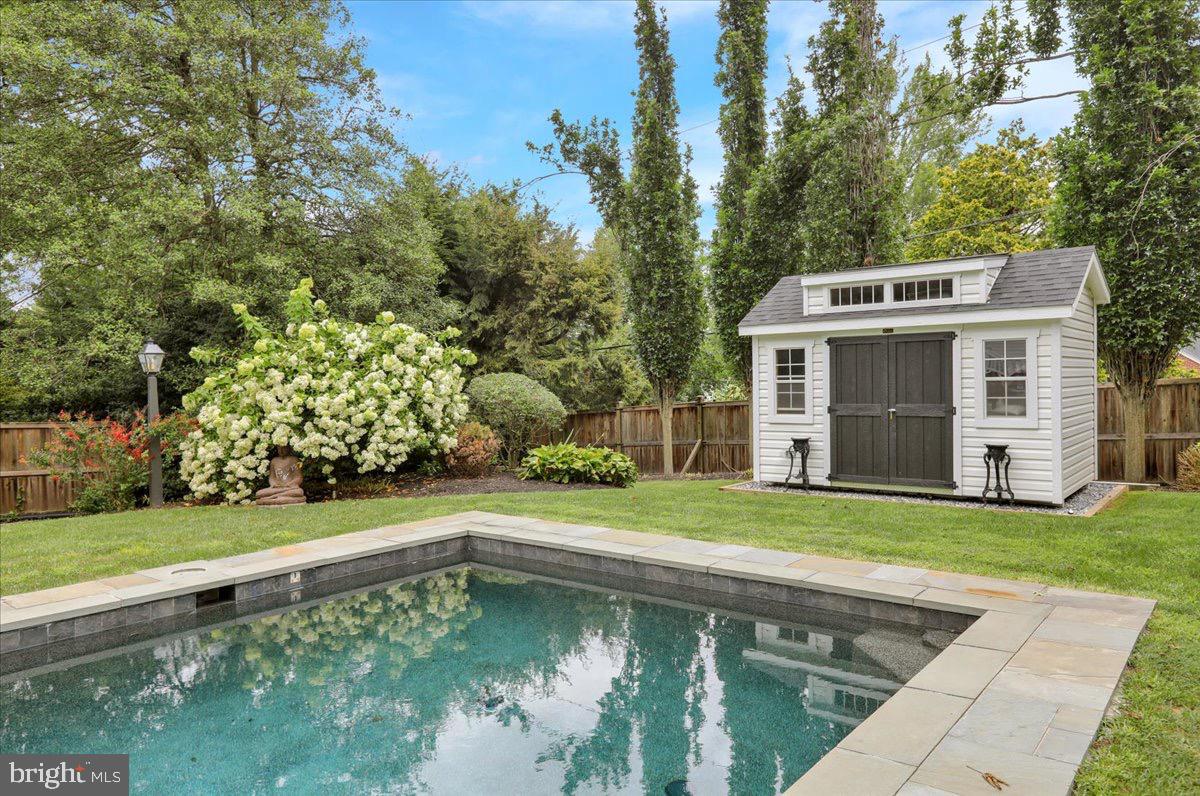 SCHOOL LANE HILLS - Residential