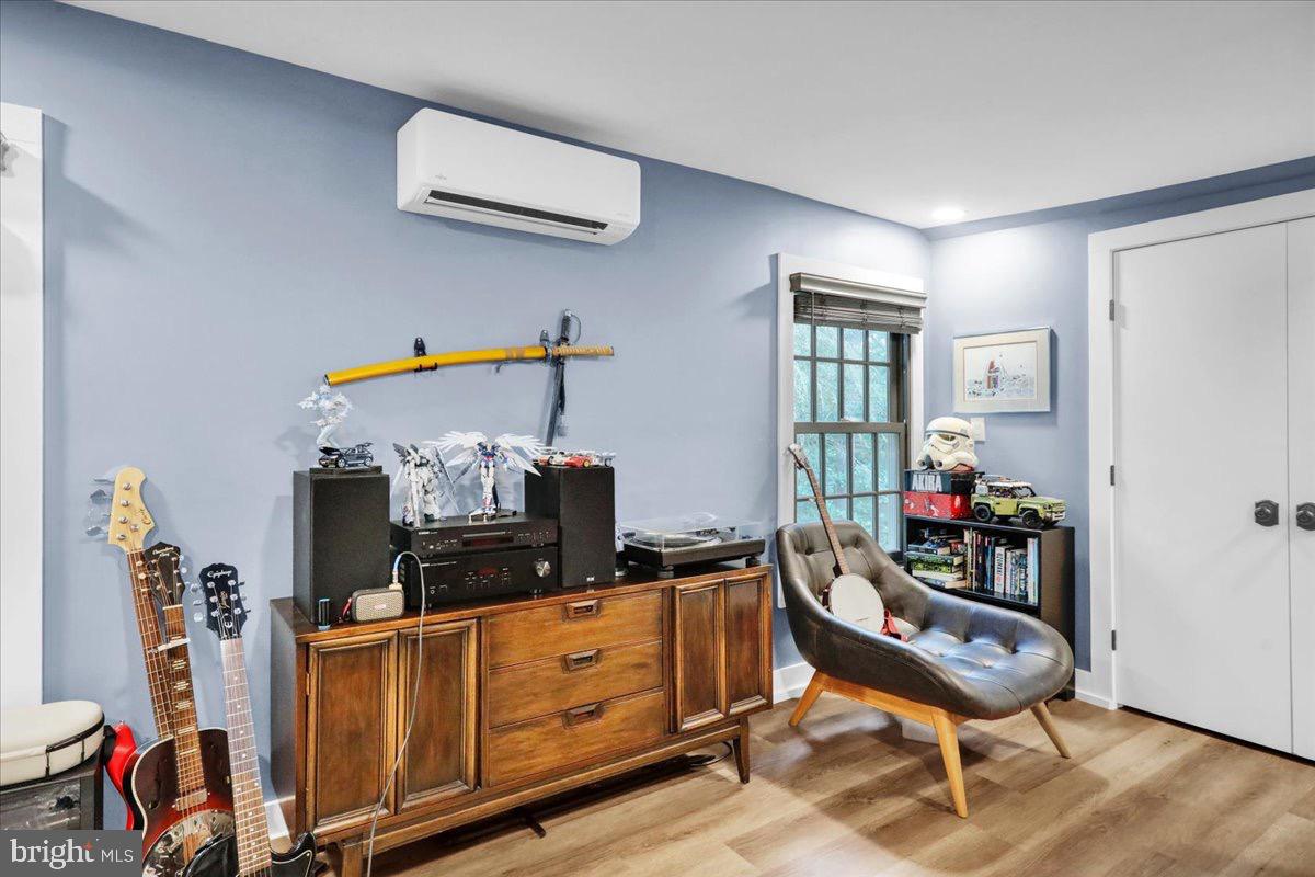 SCHOOL LANE HILLS - Residential