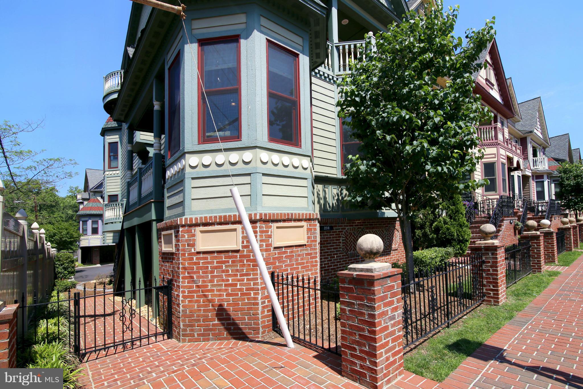 OCCOQUAN TOWN - Residential Lease