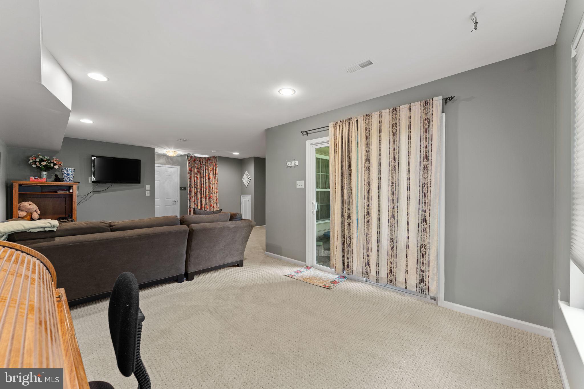 VILL AT COUNTRY VIEW - Residential