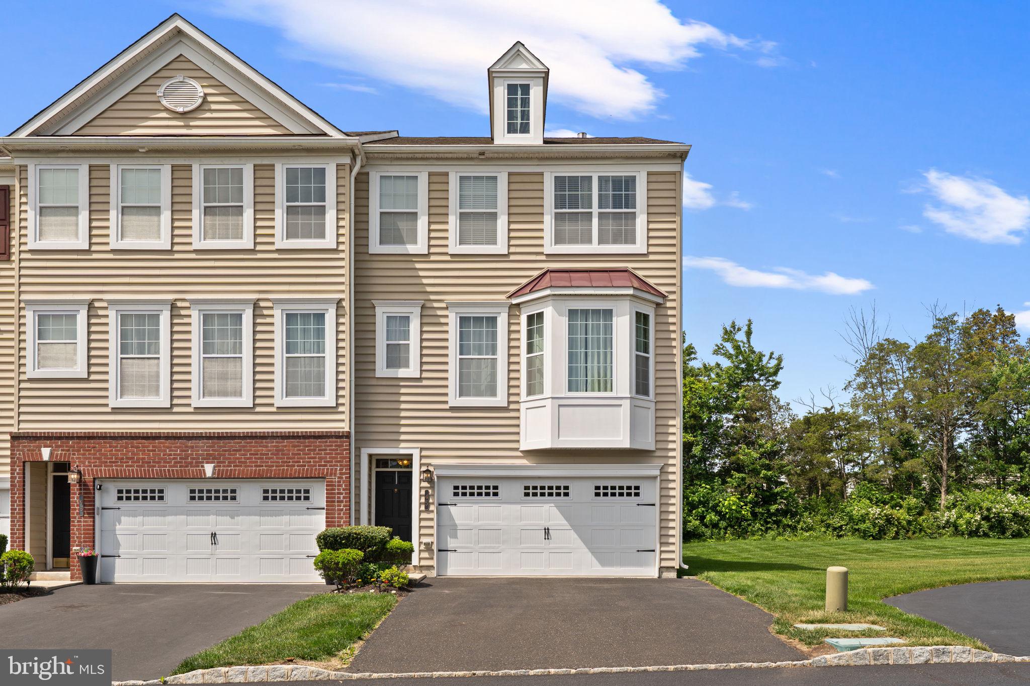 VILL AT COUNTRY VIEW - Residential