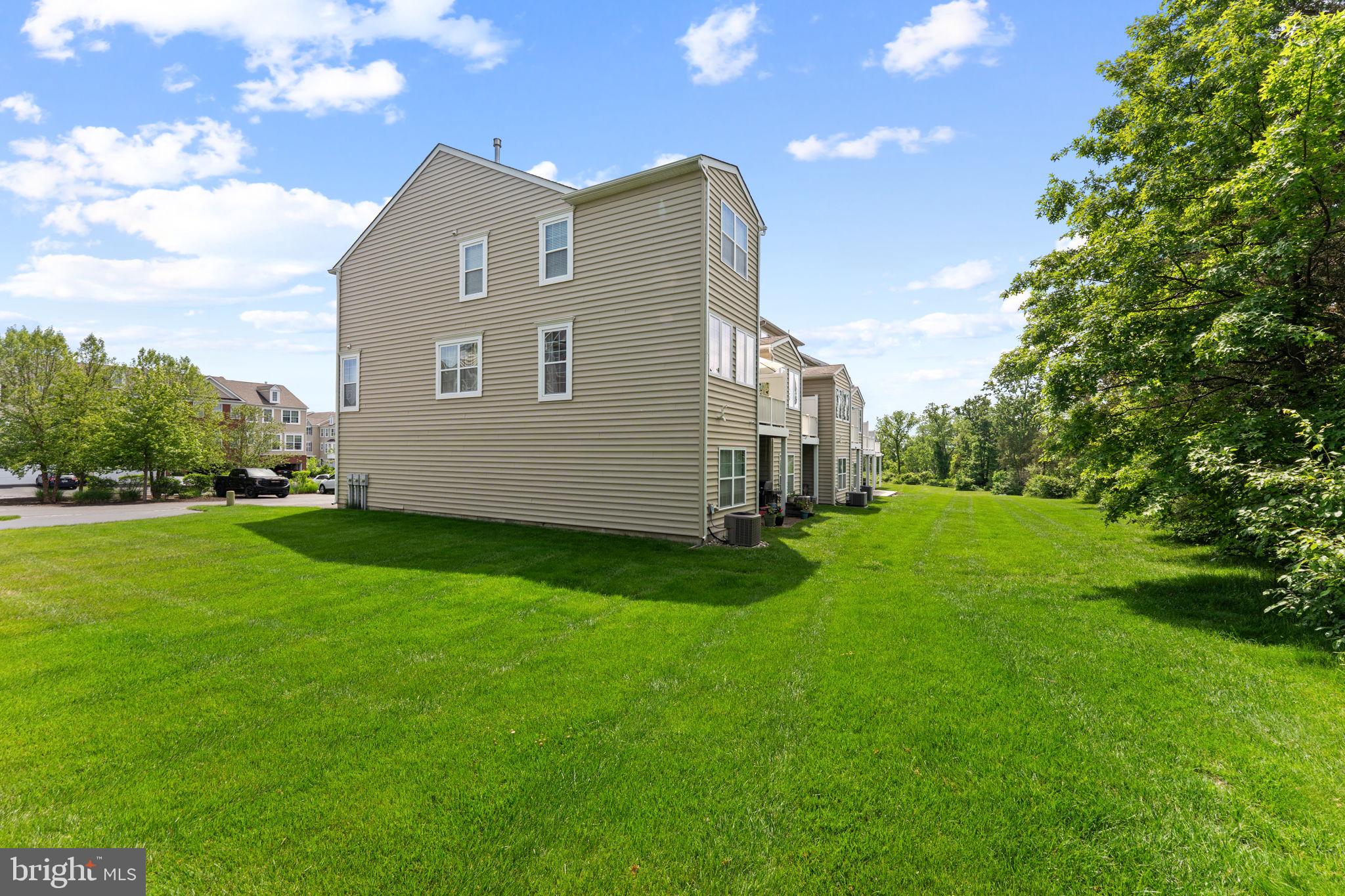VILL AT COUNTRY VIEW - Residential