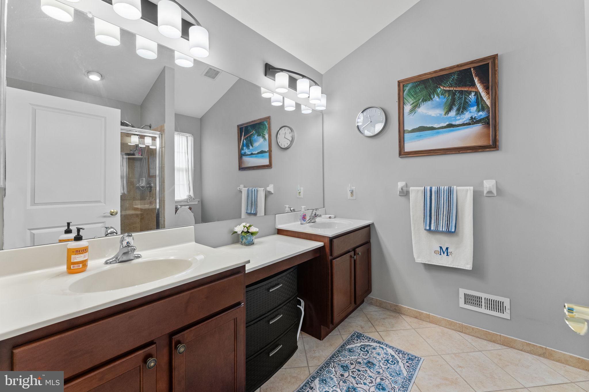 VILL AT COUNTRY VIEW - Residential