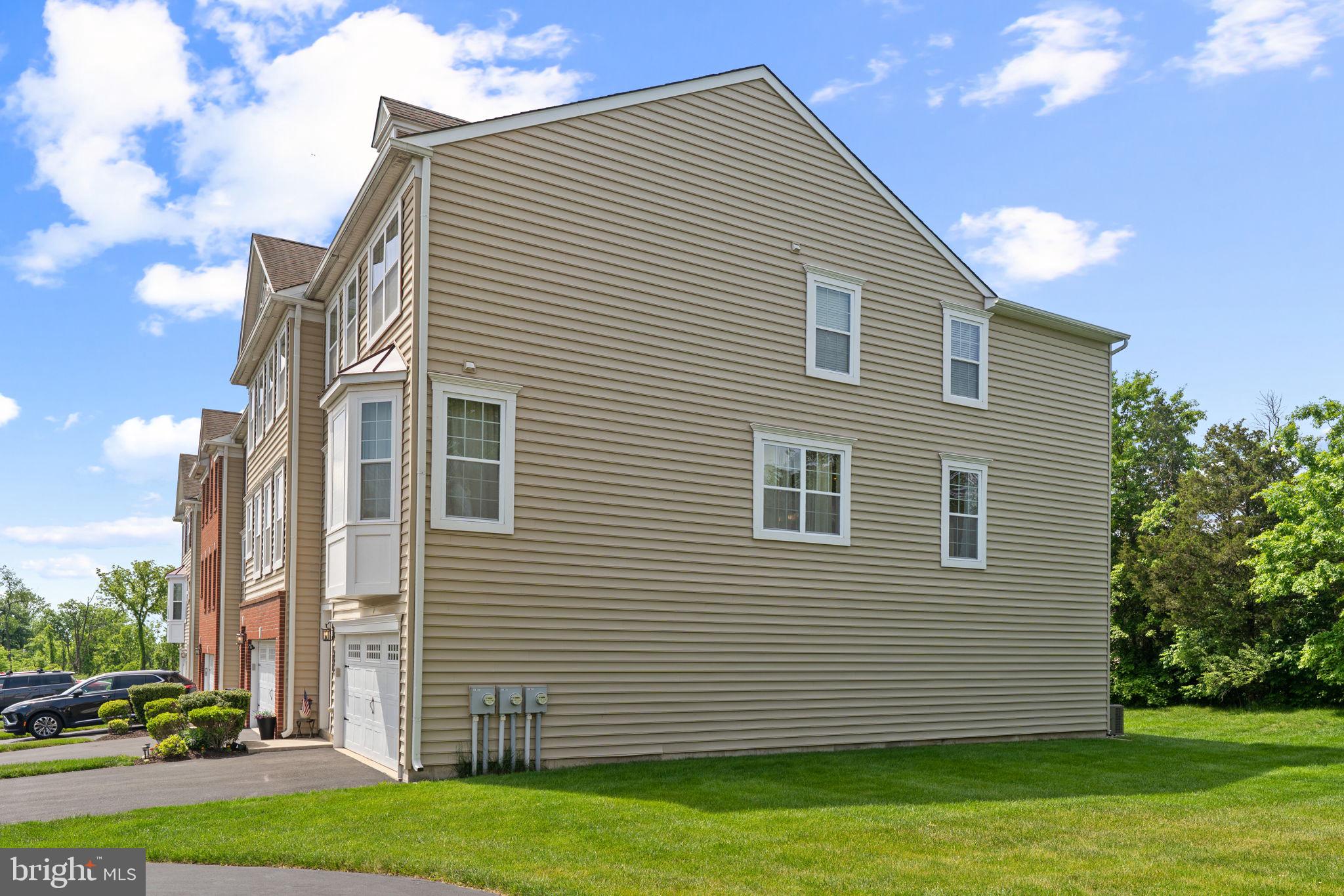 VILL AT COUNTRY VIEW - Residential