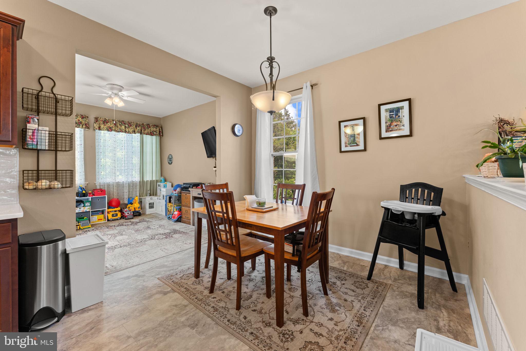 VILL AT COUNTRY VIEW - Residential