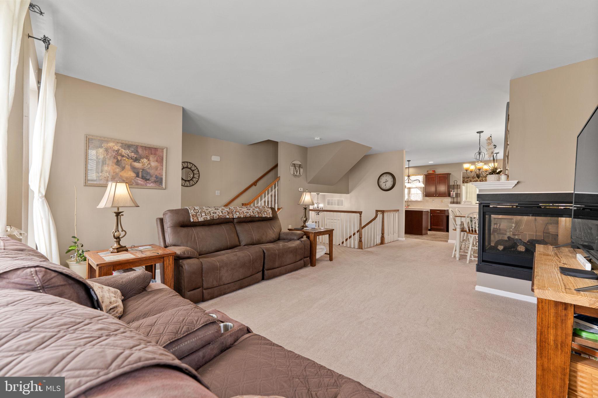 VILL AT COUNTRY VIEW - Residential