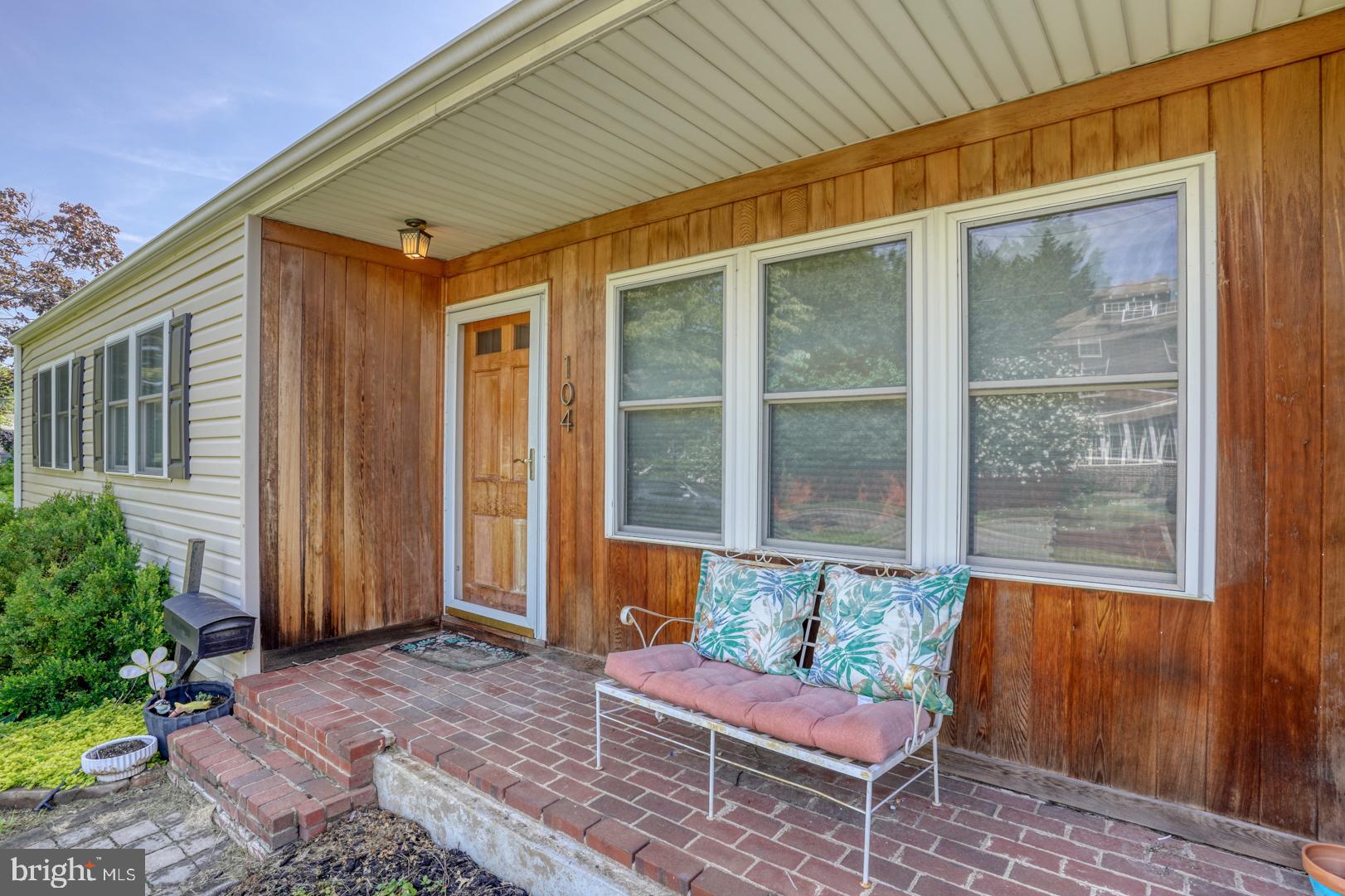 104 S WOODWARD AVENUE