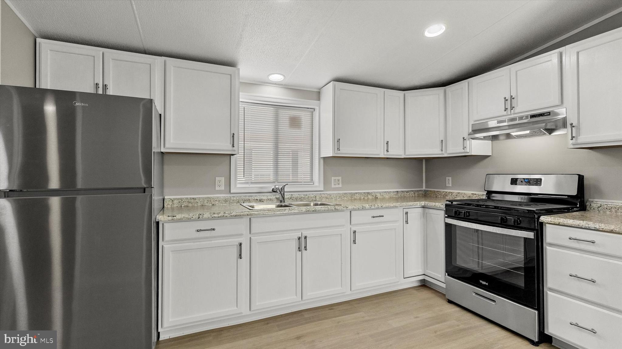 CEDAR MANOR MHP - Residential