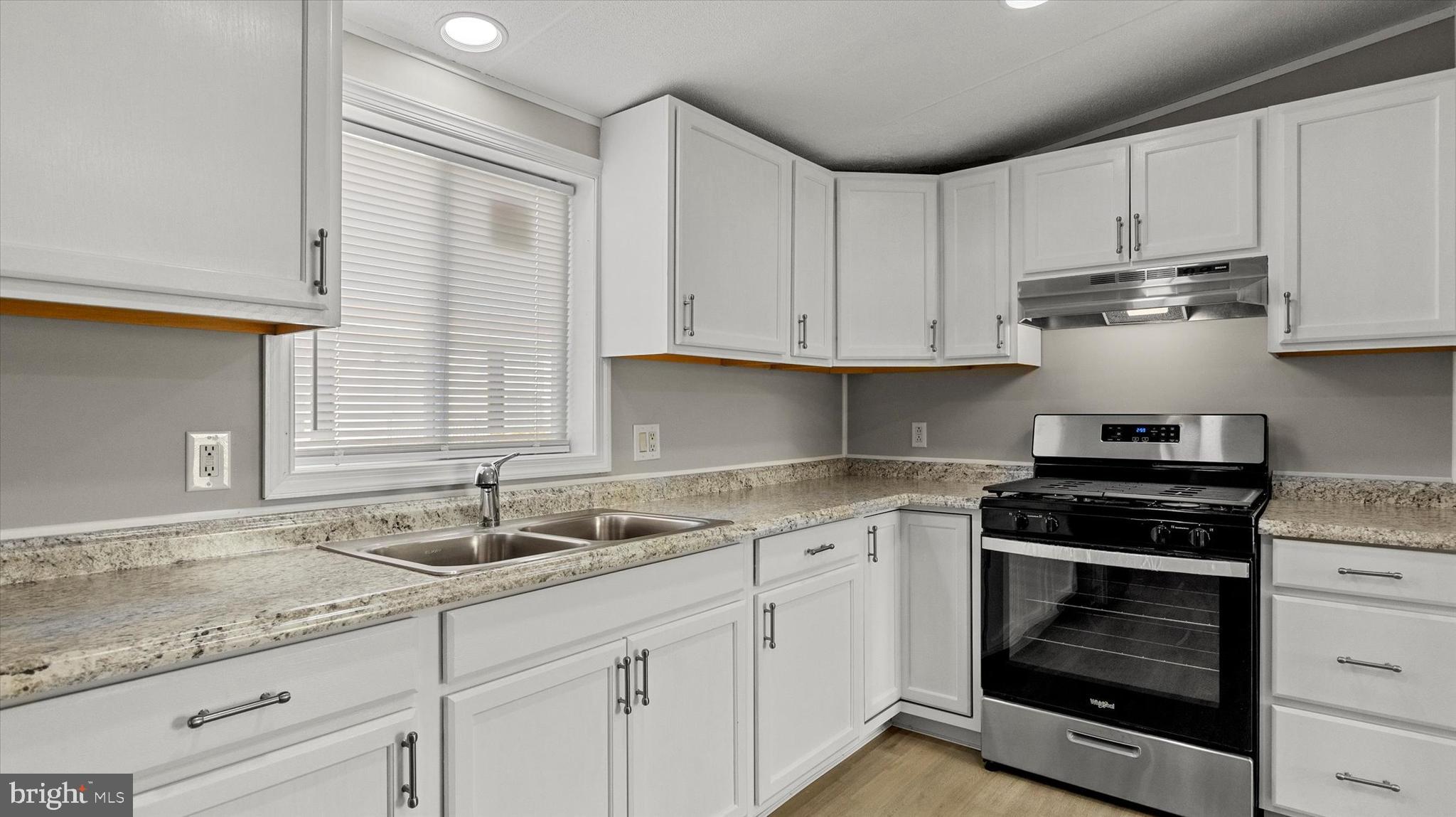 CEDAR MANOR MHP - Residential