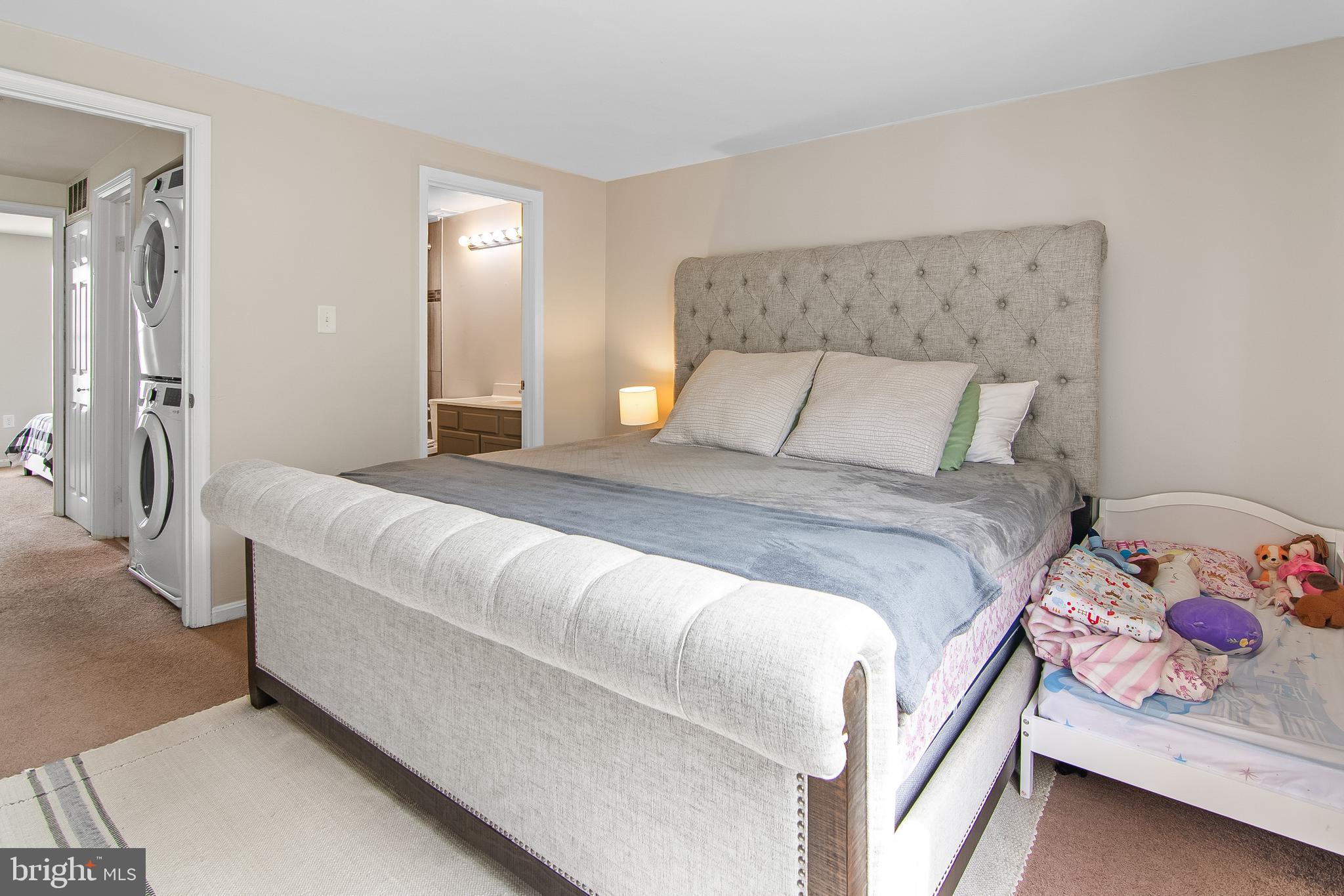 CLOVERLEAF TOWNHOUSES - Residential