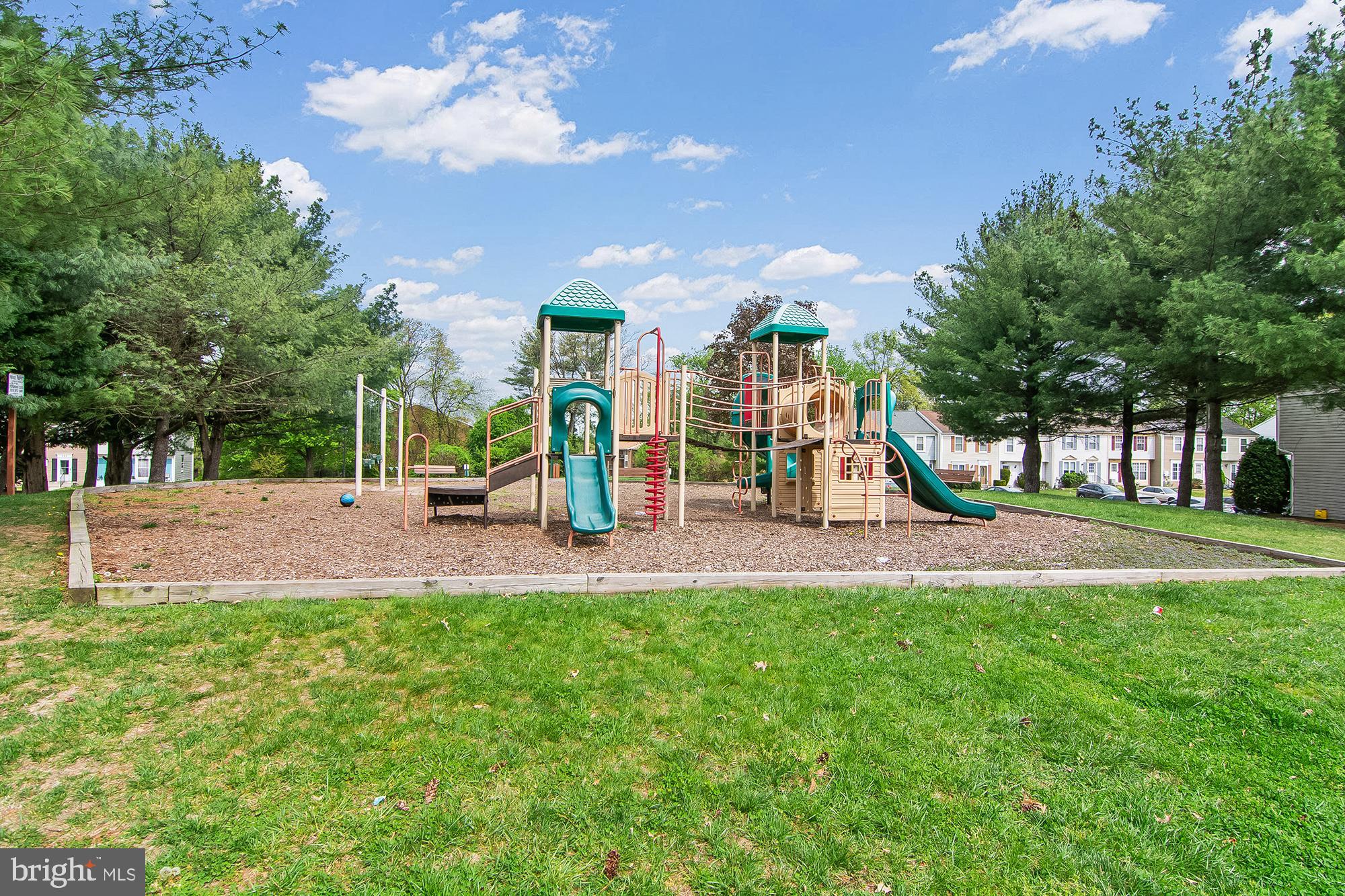 CLOVERLEAF TOWNHOUSES - Residential