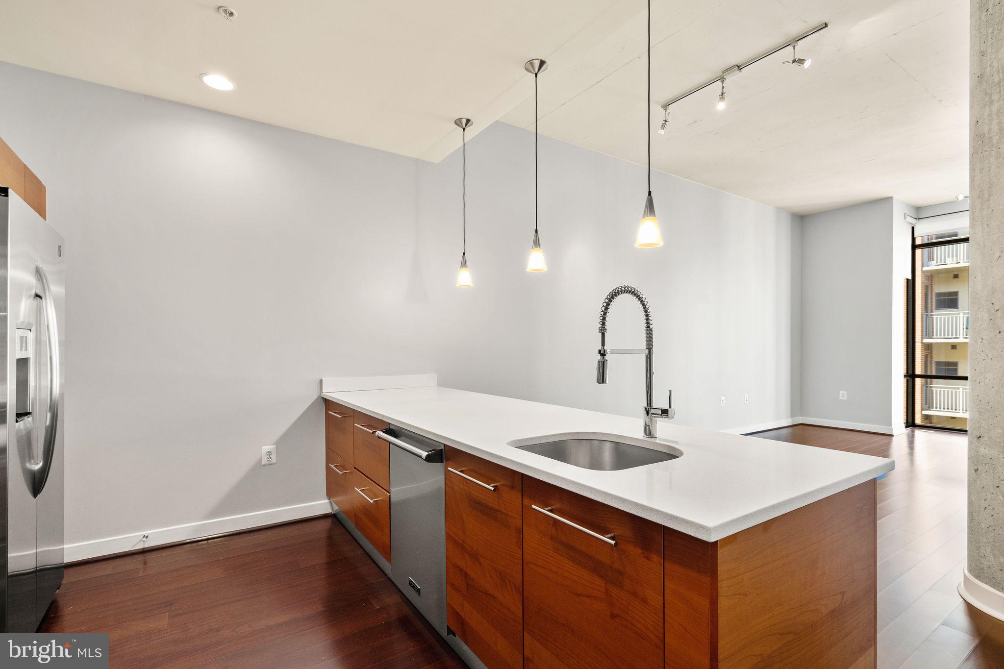 MIDTOWN ALEXANDRIA STATION CONDOMINIUM - Residential