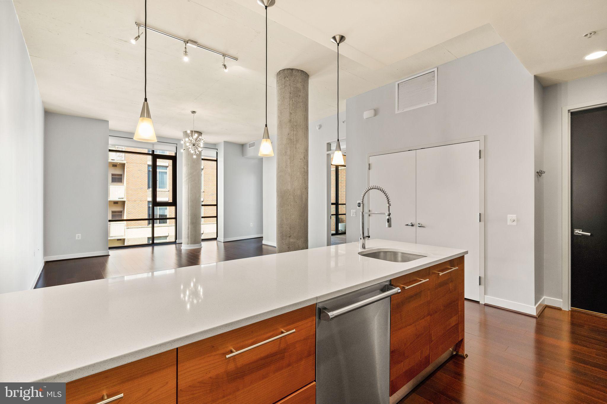 MIDTOWN ALEXANDRIA STATION CONDOMINIUM - Residential