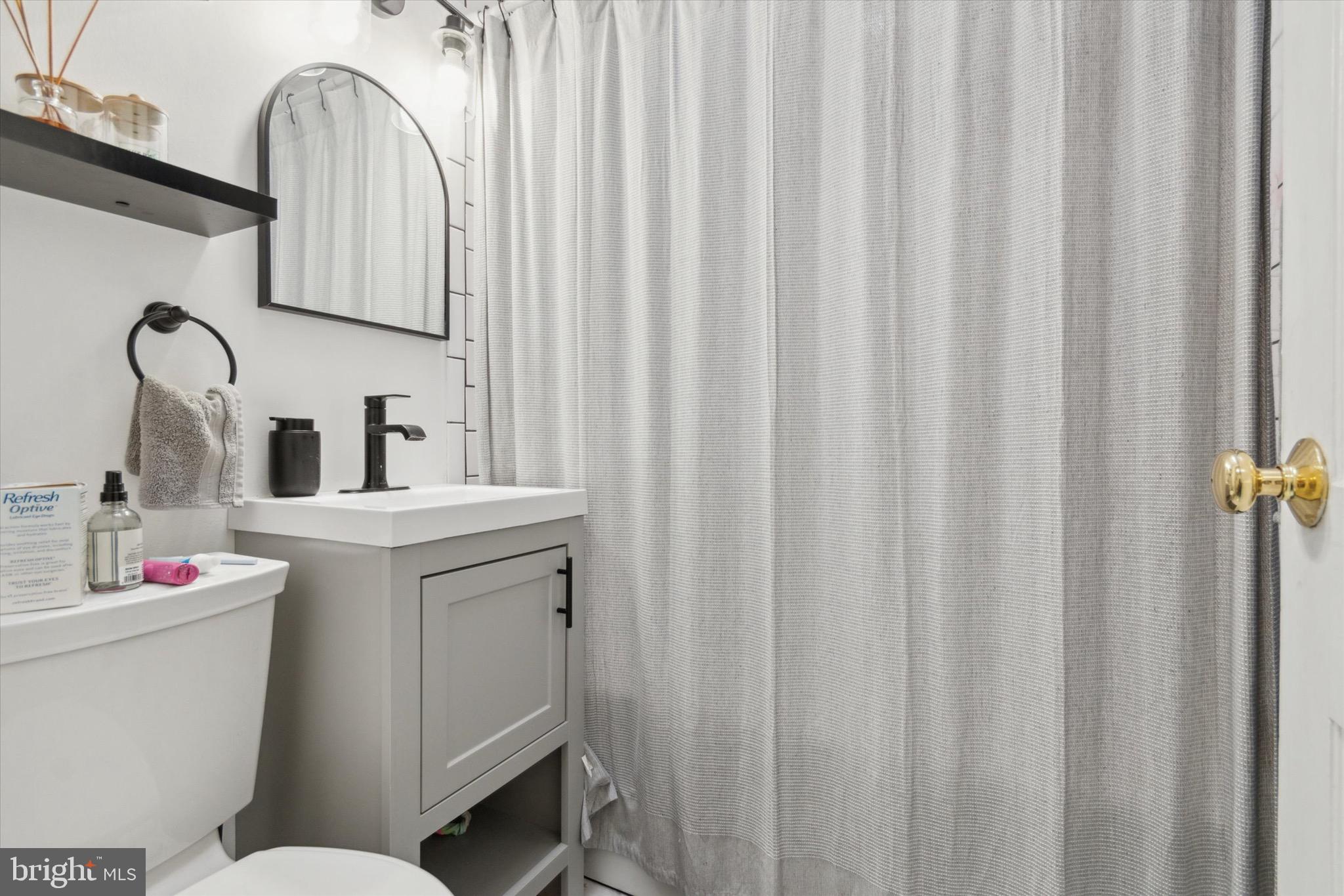 LAWNCREST - Residential Lease