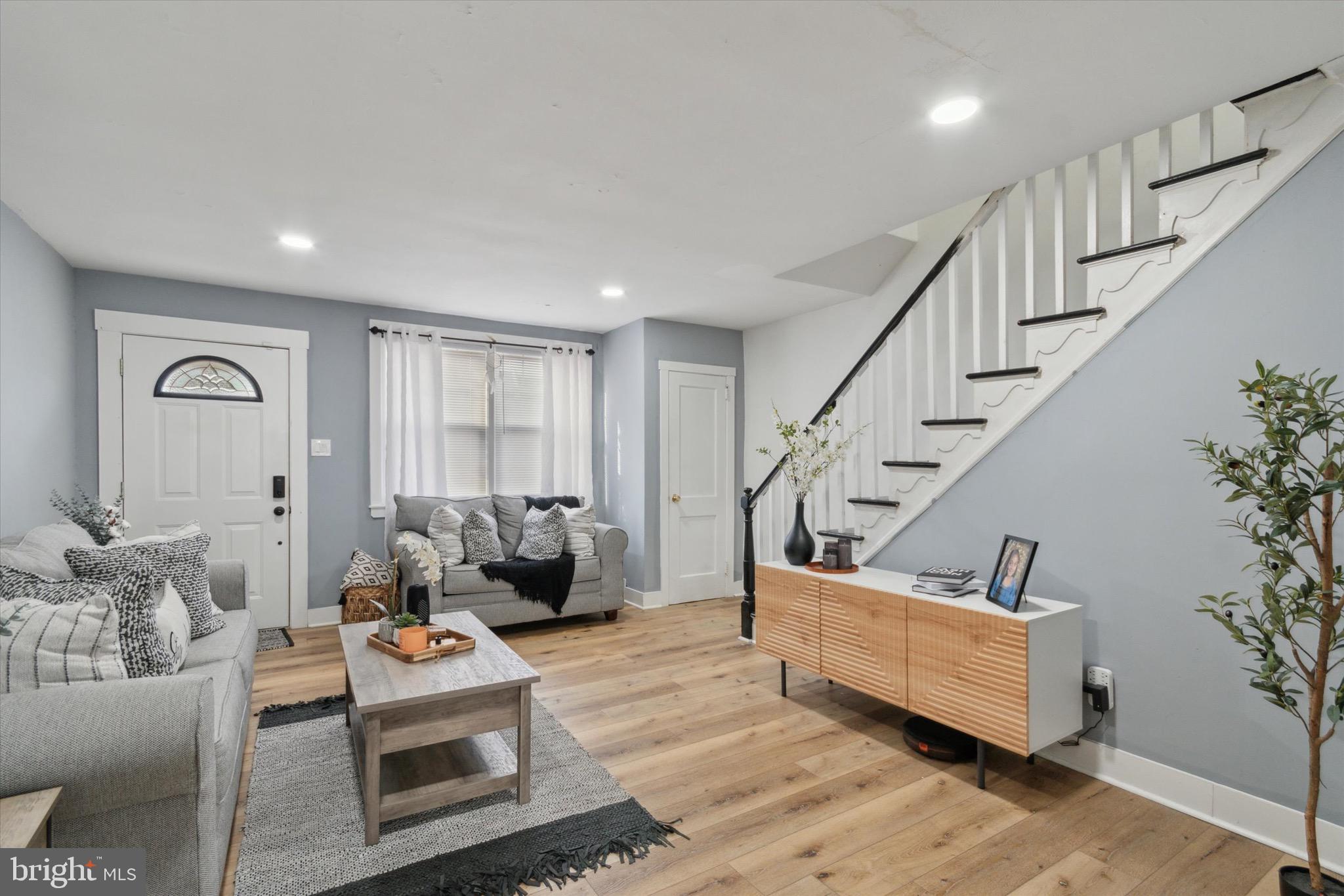 LAWNCREST - Residential Lease