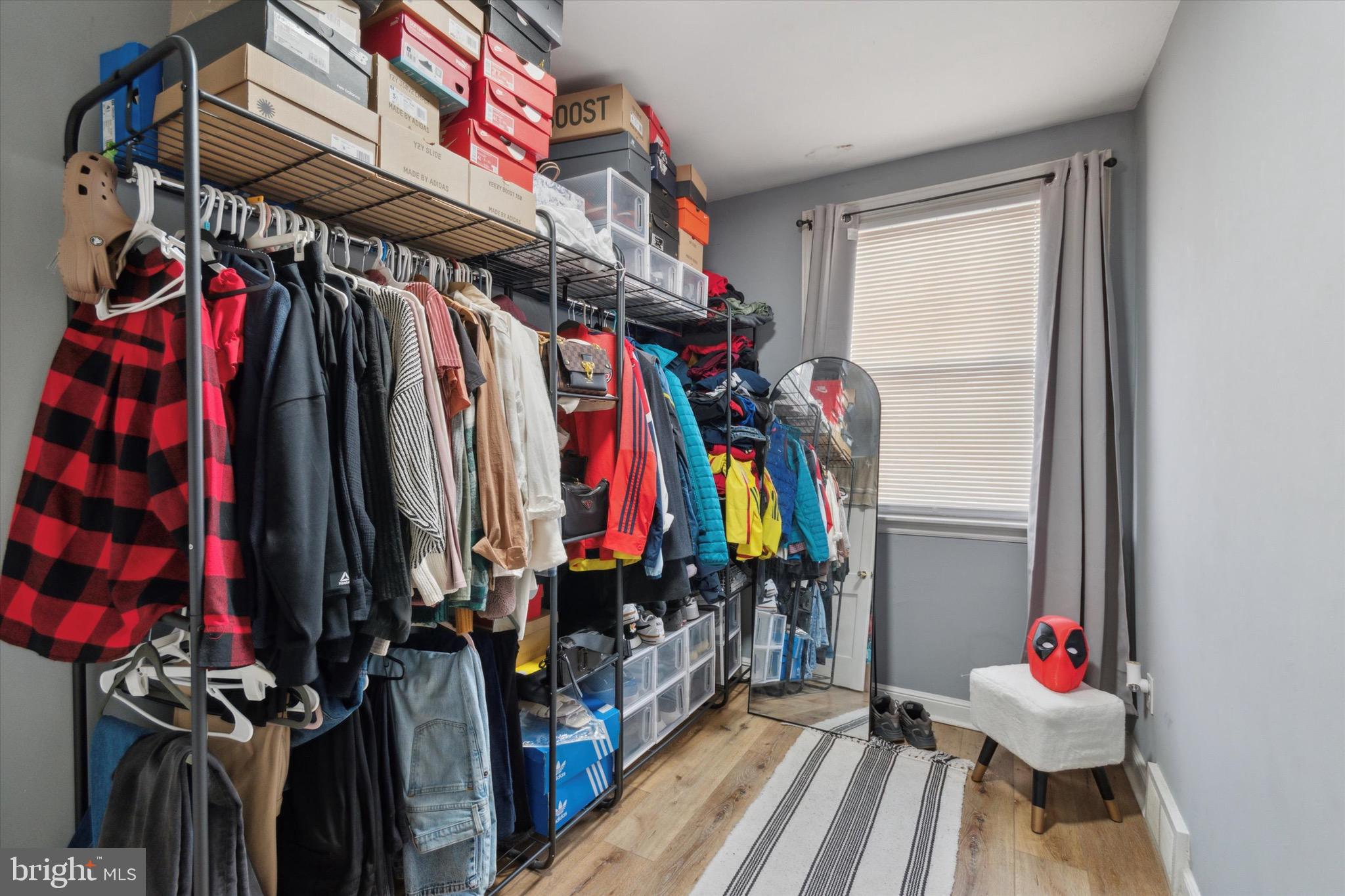 LAWNCREST - Residential Lease