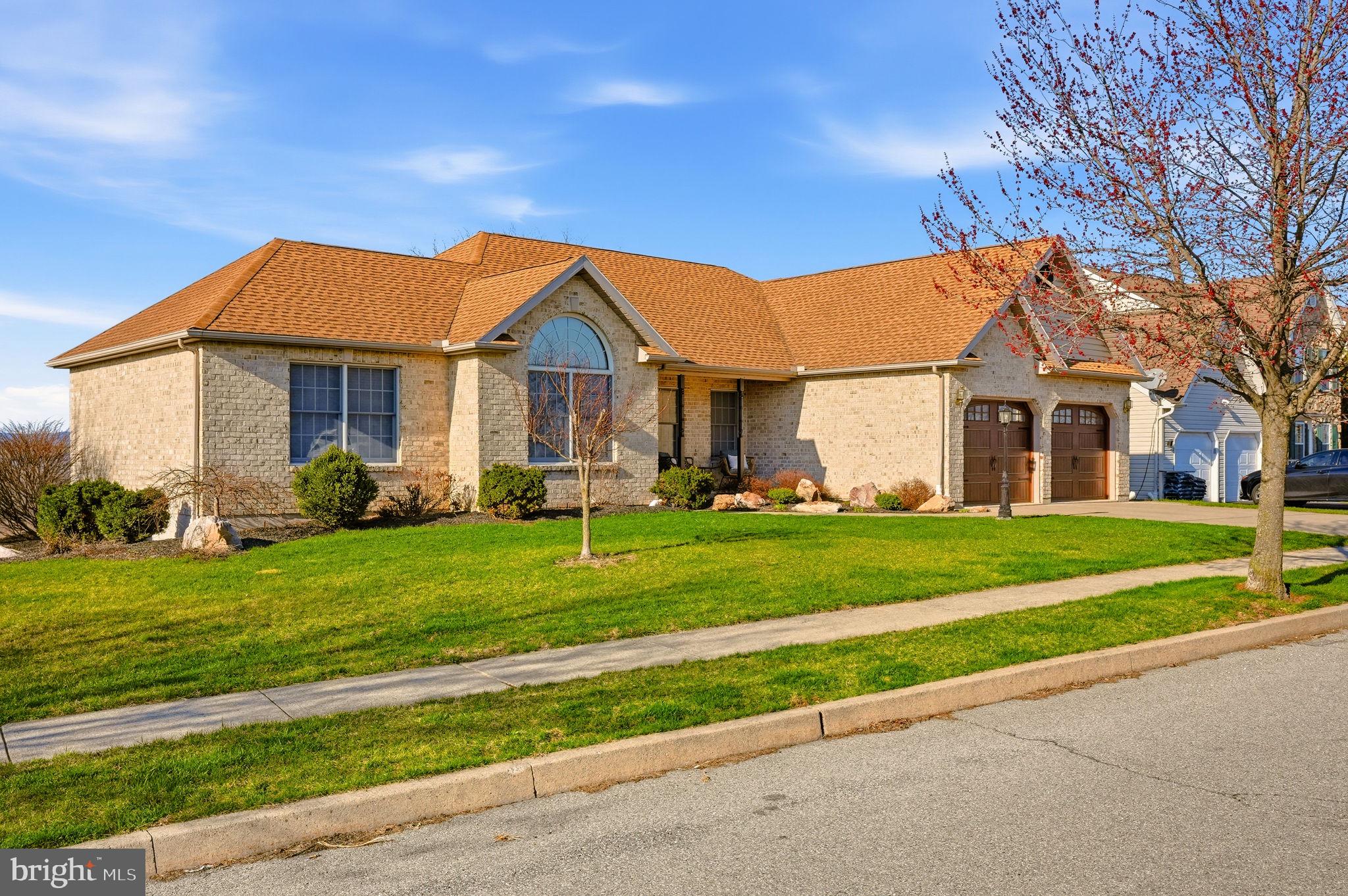 EAGLES NEST - Residential