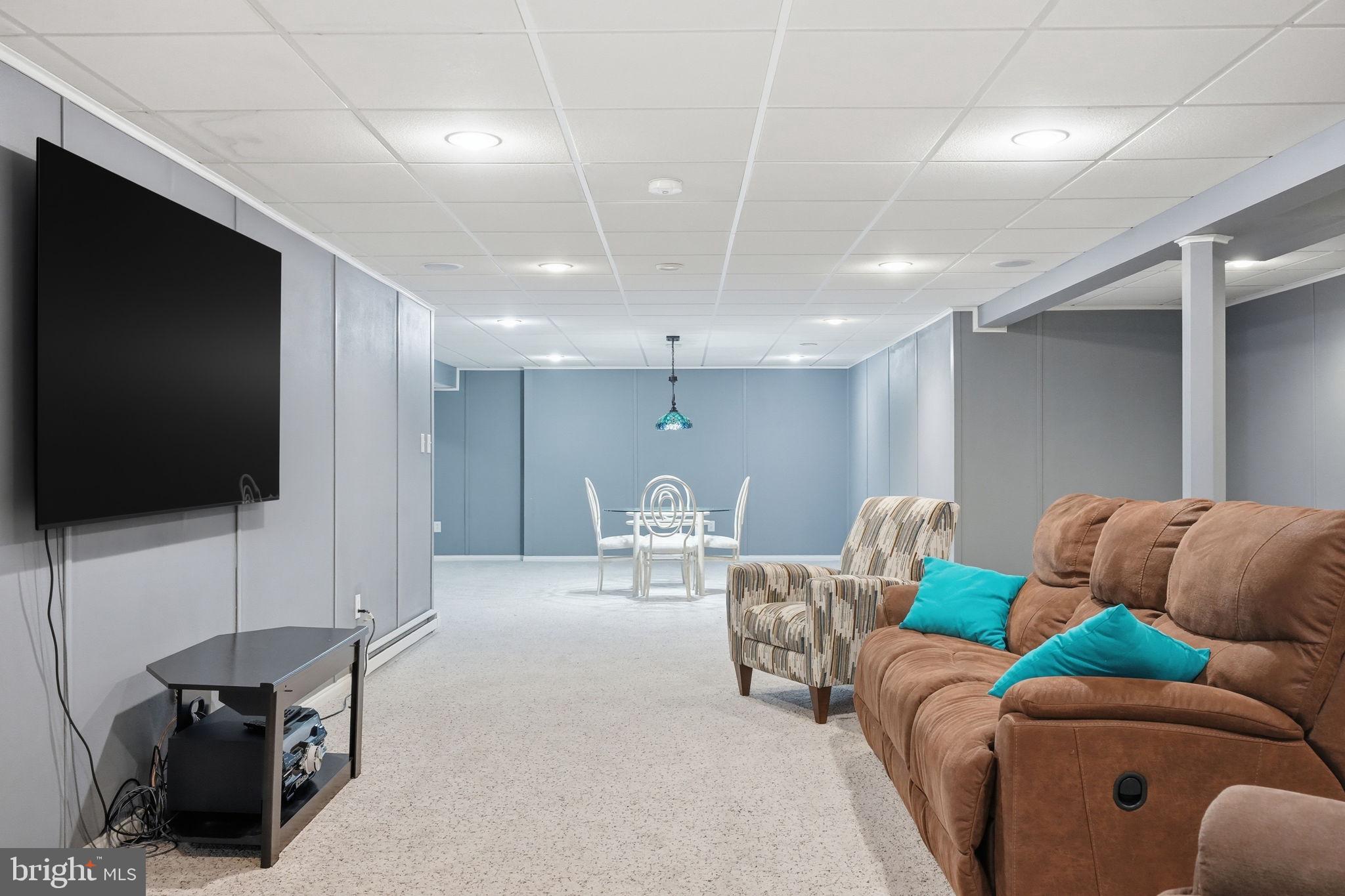 EAGLES NEST - Residential