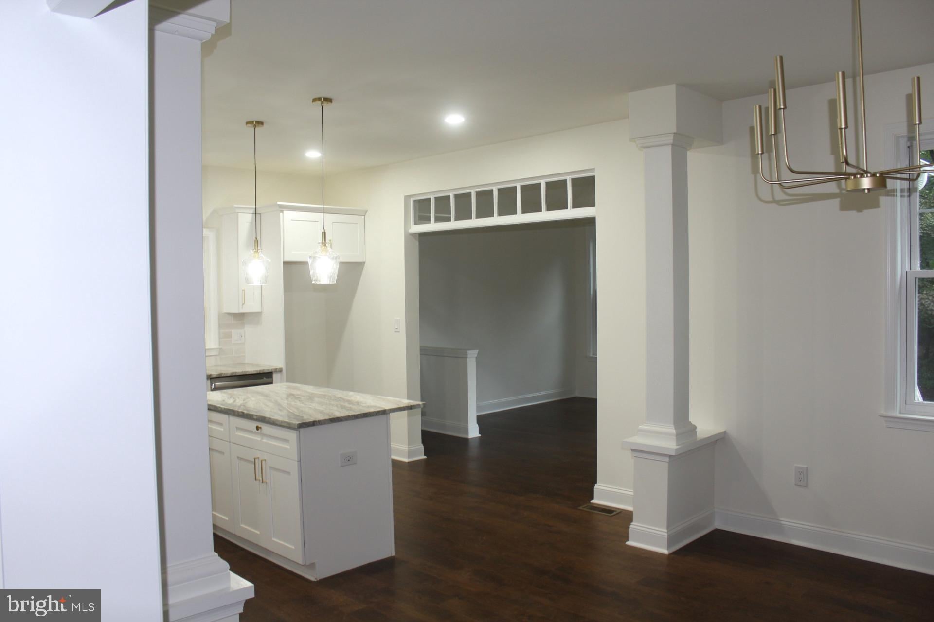 244 W RIDLEY AVENUE