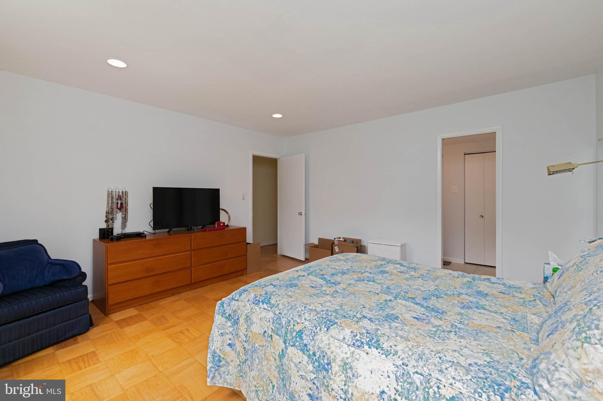 CROSS KEYS - Residential