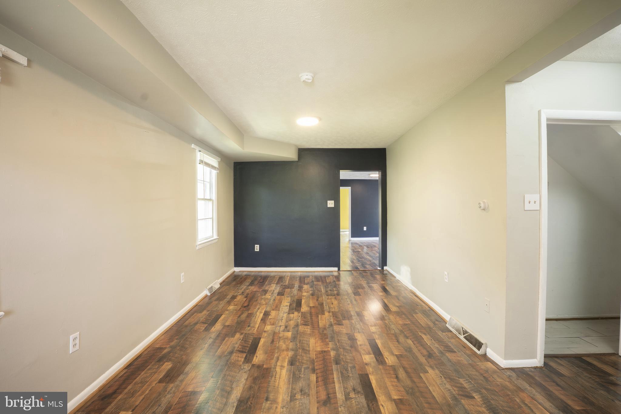 WEST SIDE - Residential