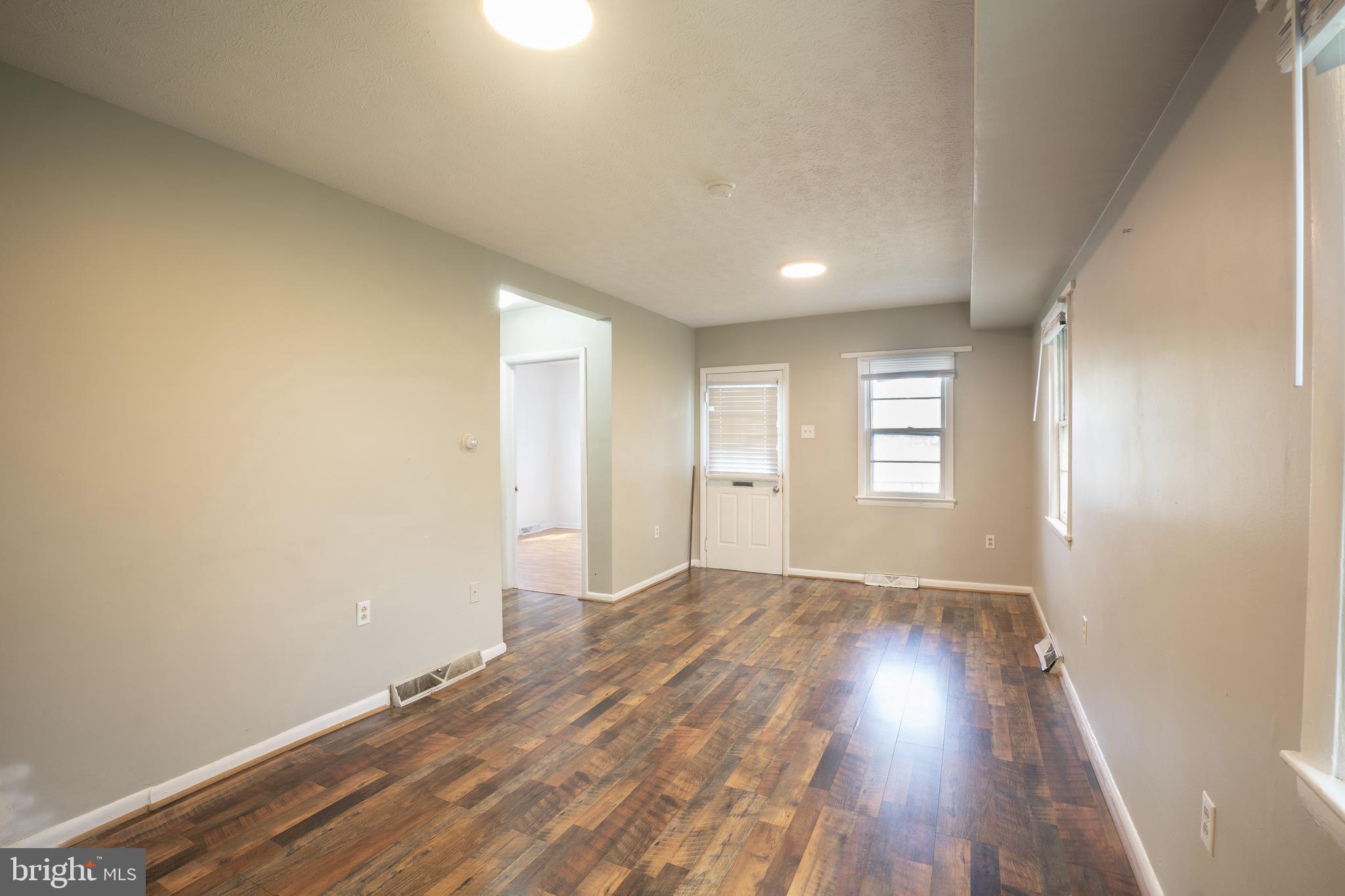 WEST SIDE - Residential