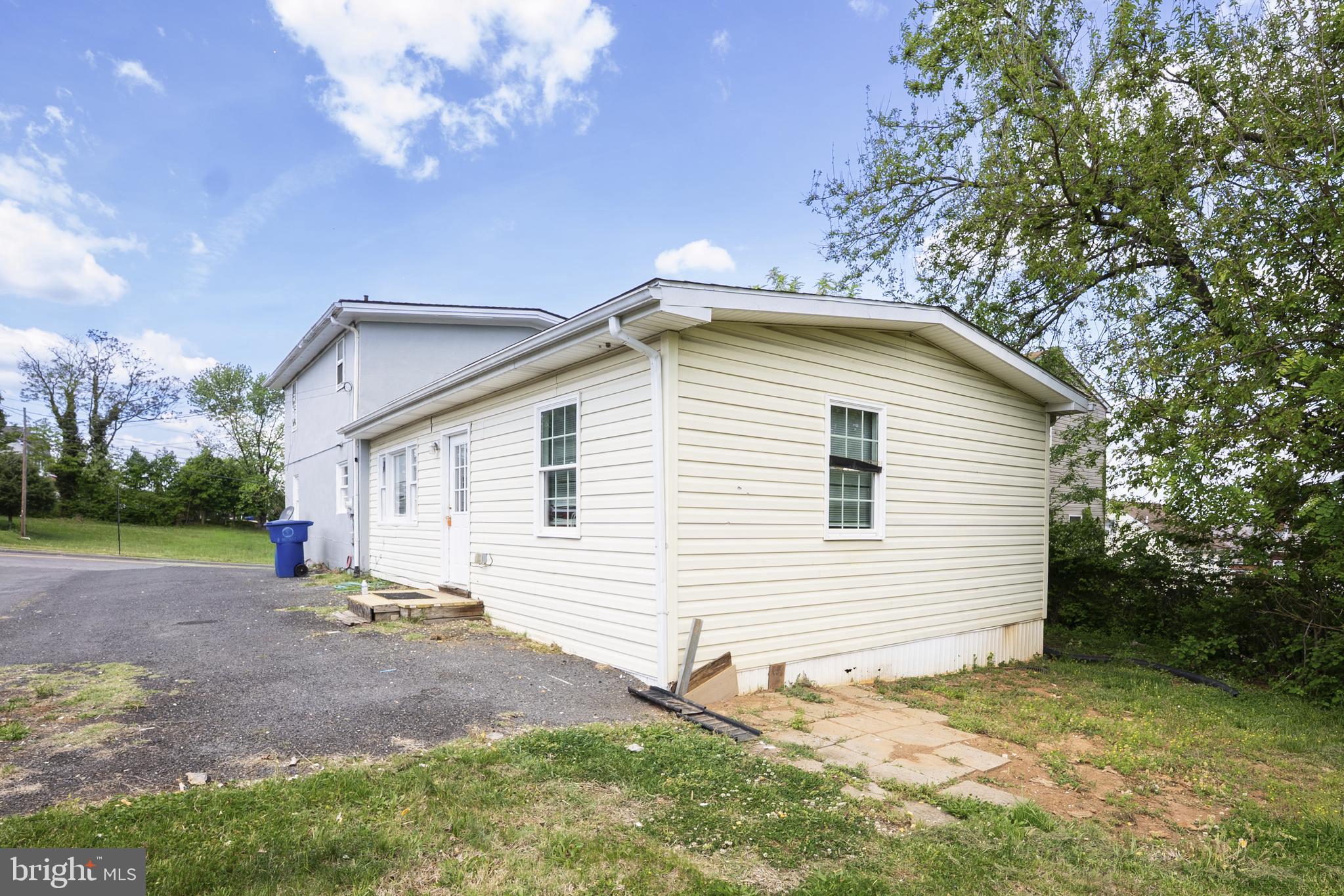 WEST SIDE - Residential