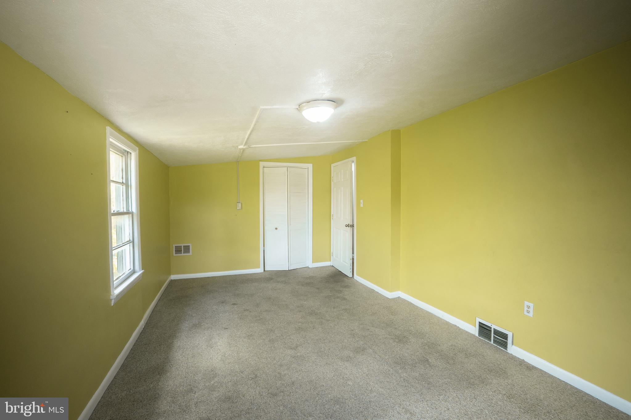 WEST SIDE - Residential