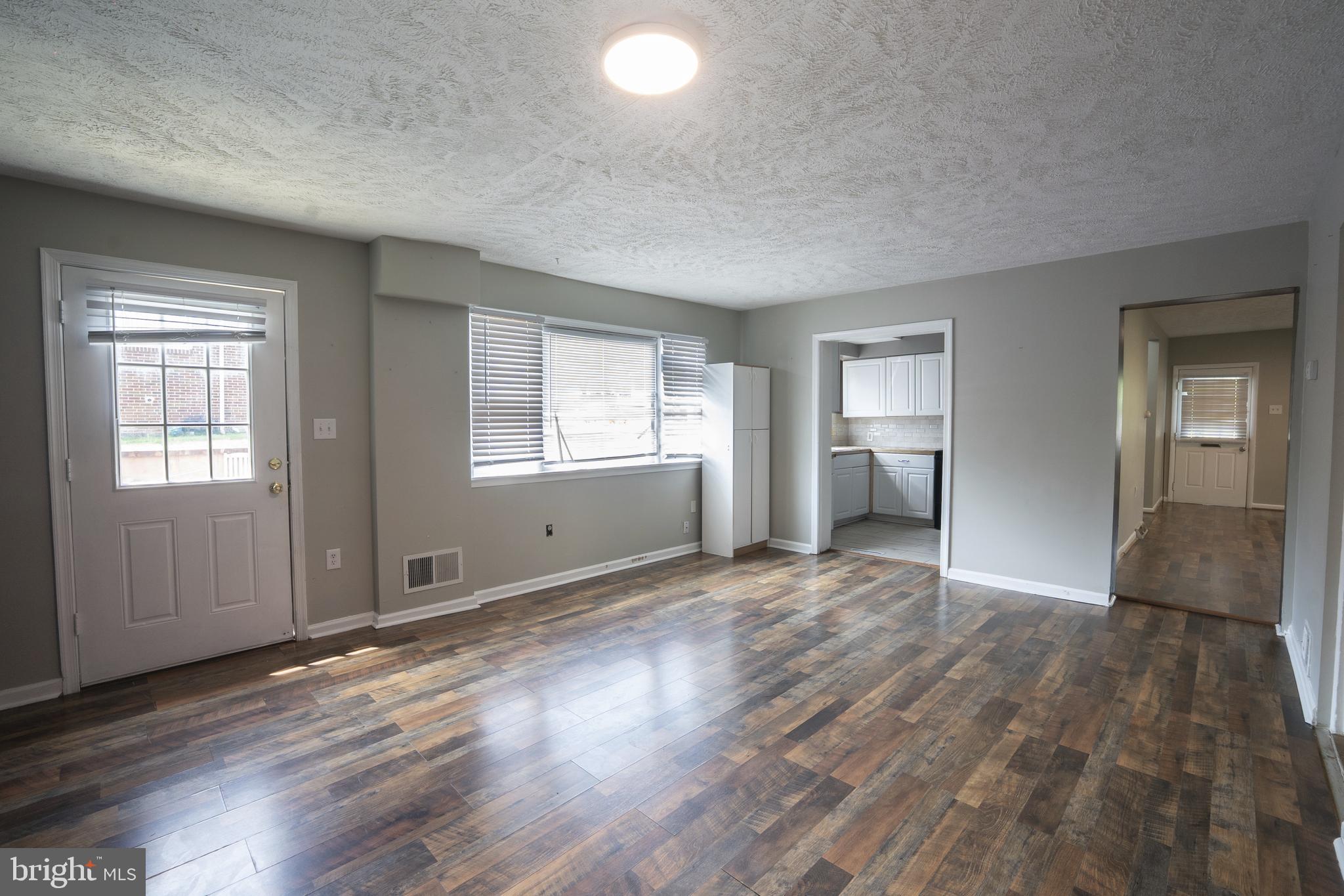 WEST SIDE - Residential