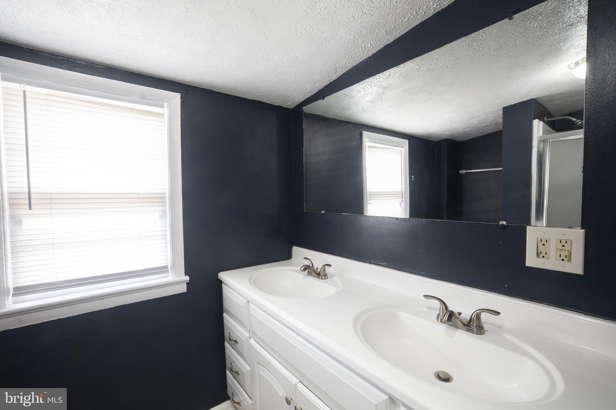 WEST SIDE - Residential