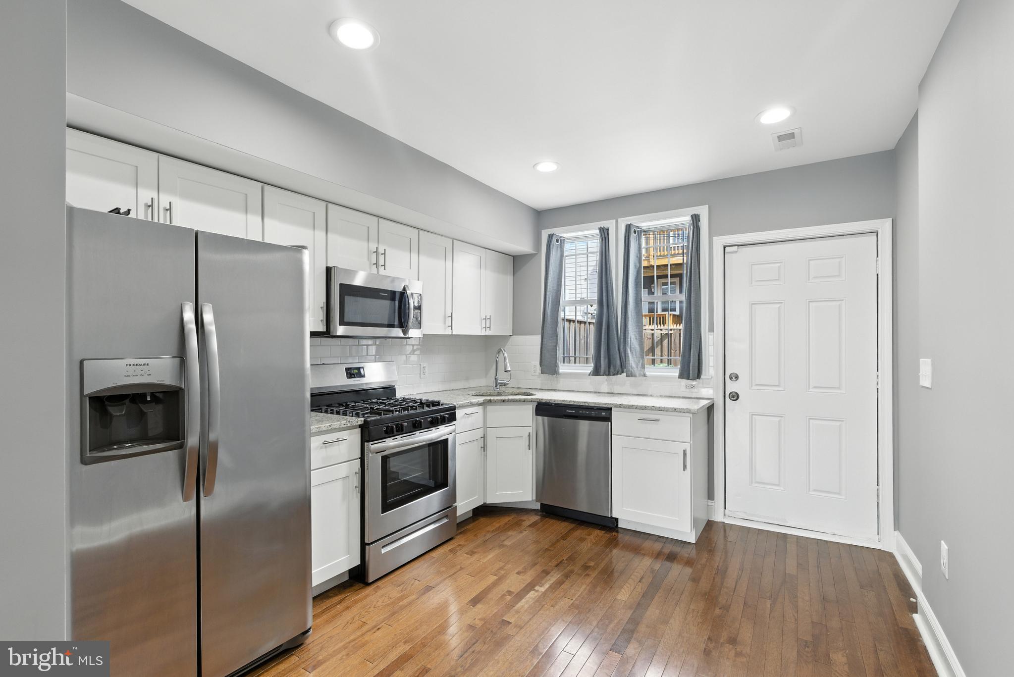 2220 HENNEMAN AVENUE