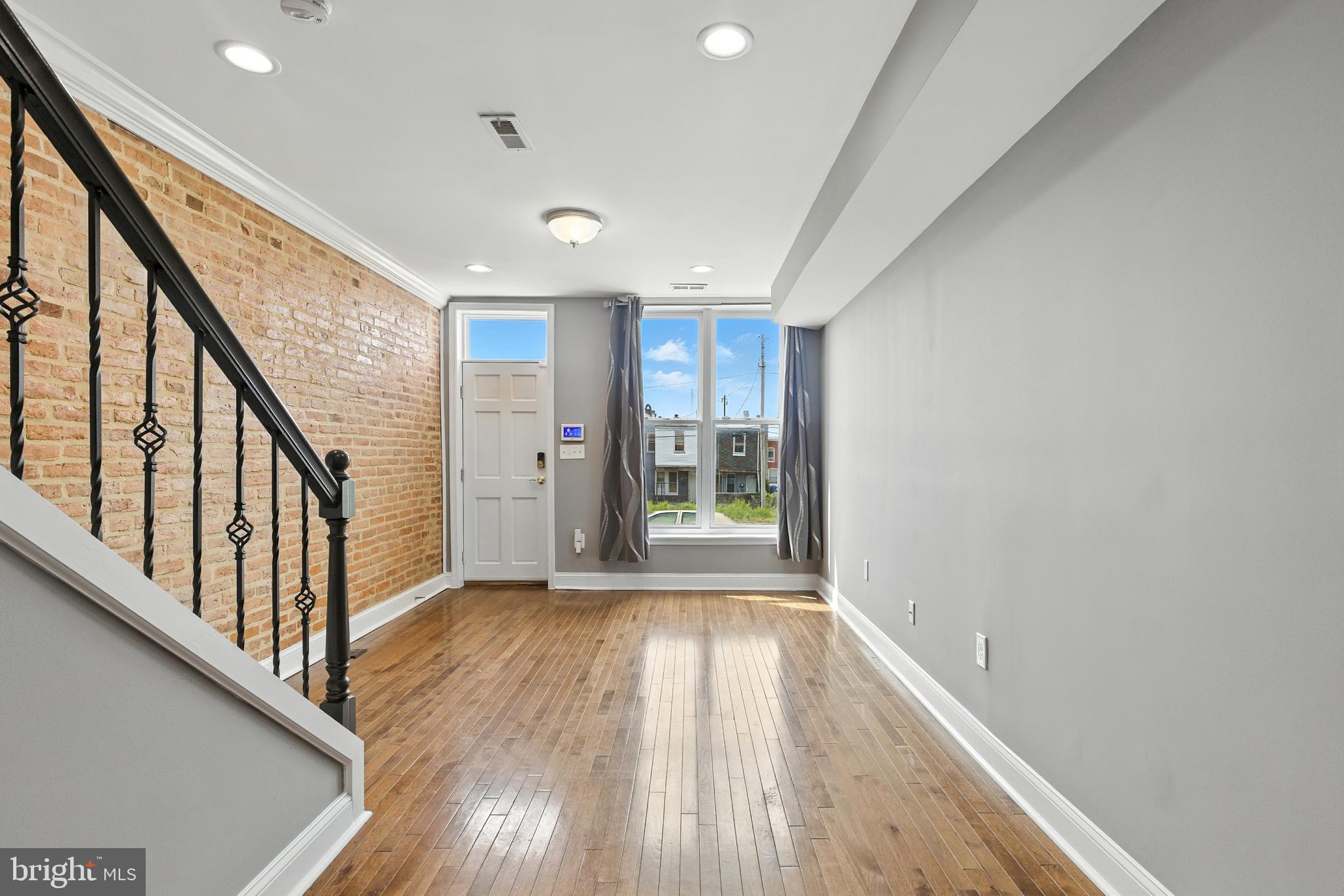 2220 HENNEMAN AVENUE