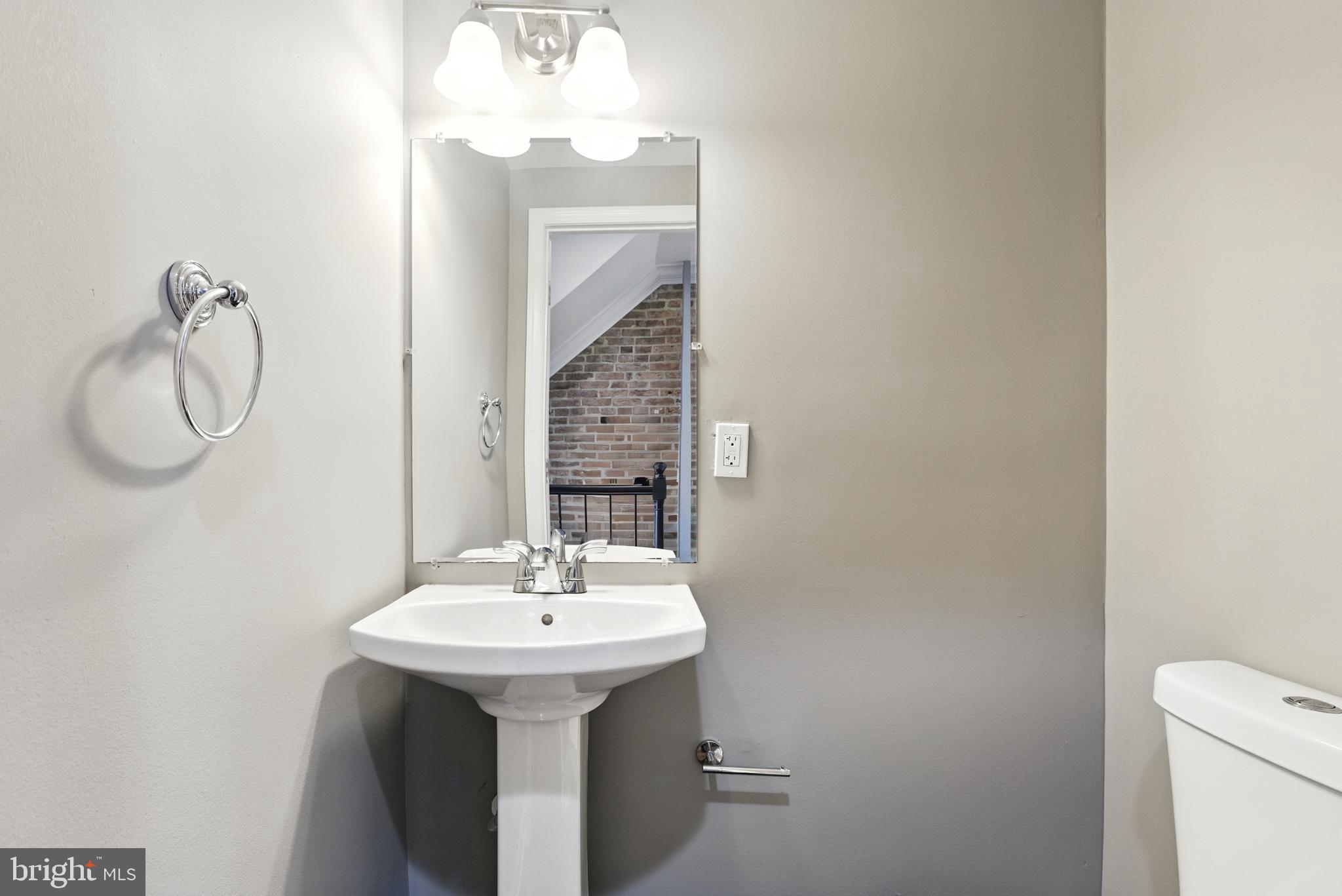 BROADWAY EAST - Residential