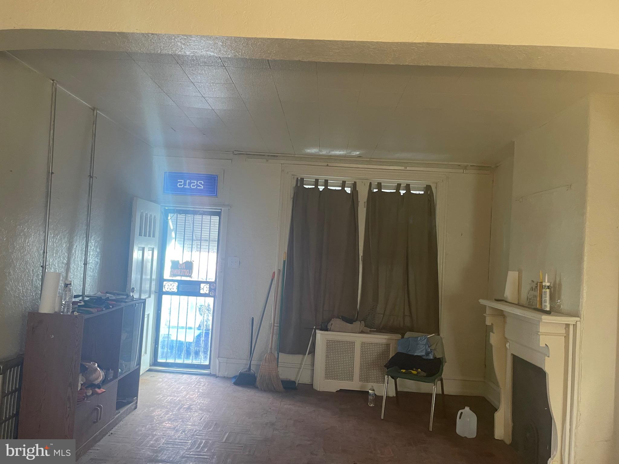 Property is in an upcoming area. Near Broad Street. Easy commute to the subway. Don’t miss out on the opportunity to be apart of growing Philadelphia.