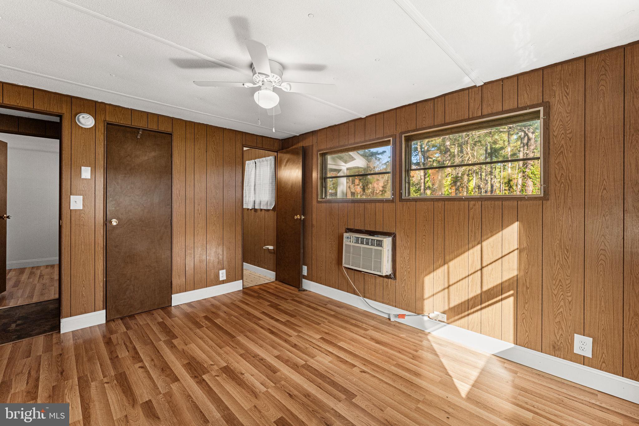 GENERAL PARKER SHORES - Residential