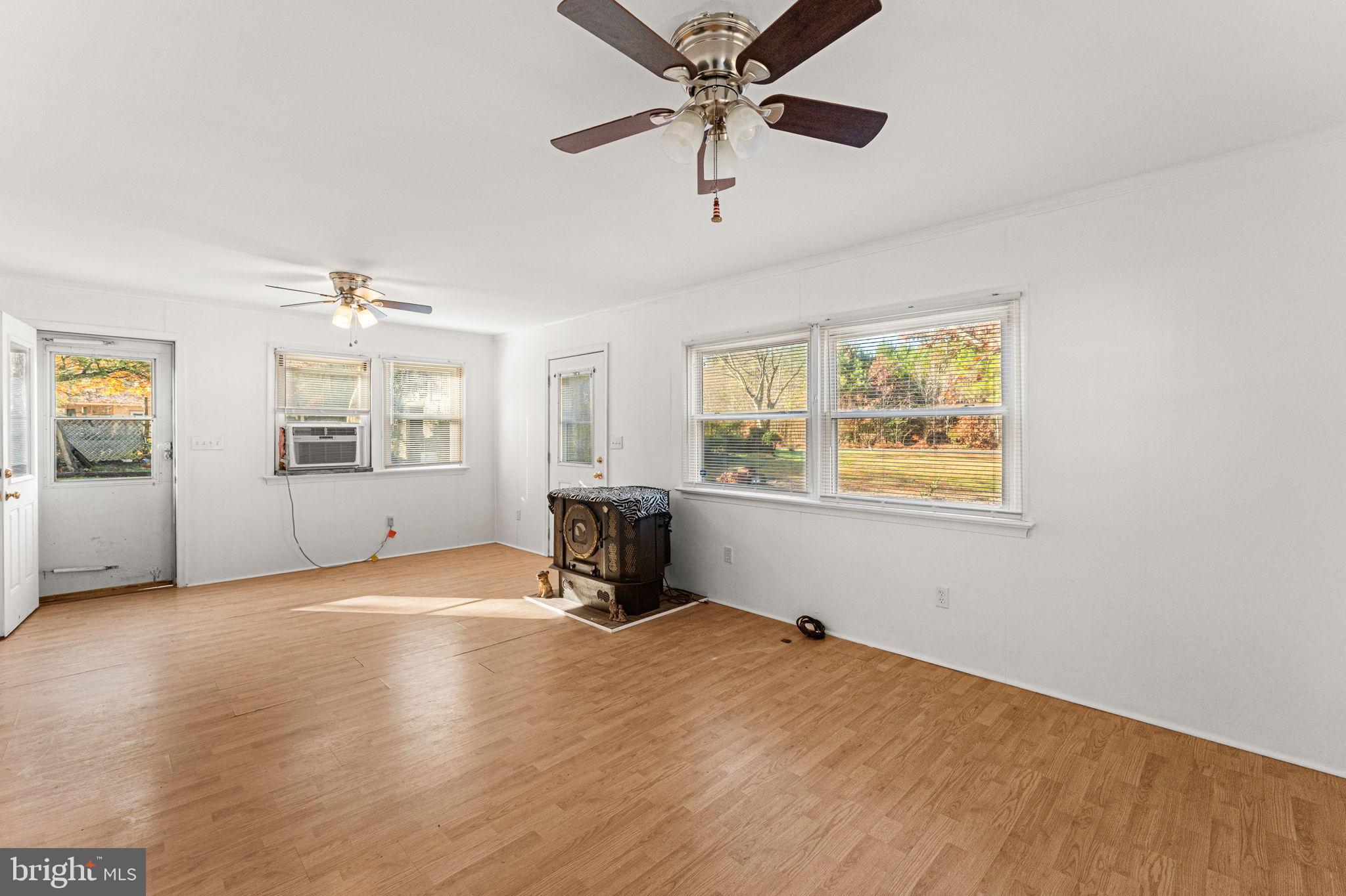 GENERAL PARKER SHORES - Residential